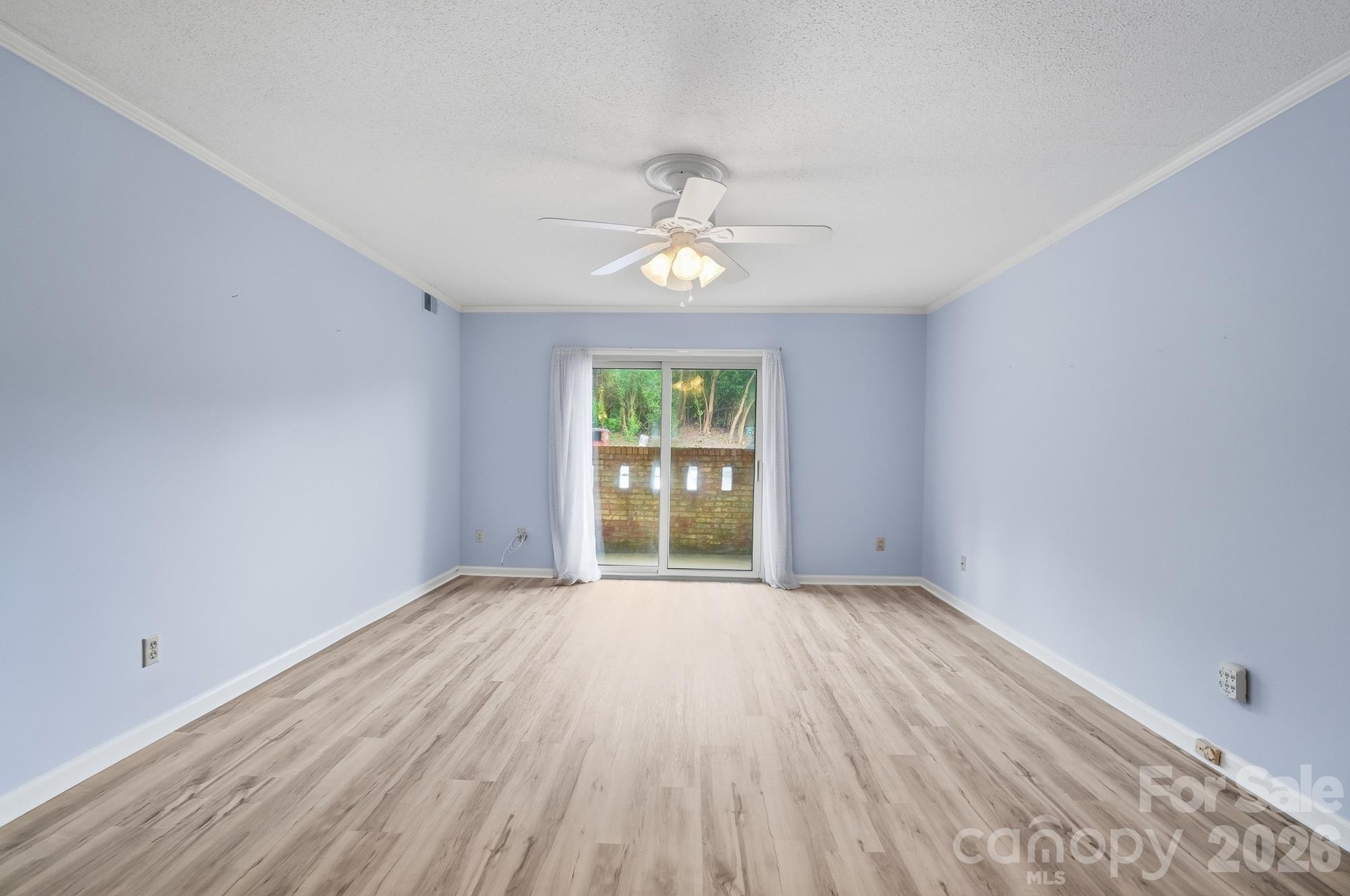 Condominium at 4754 Hedgemore Drive, Charlotte, photo 5 of 46