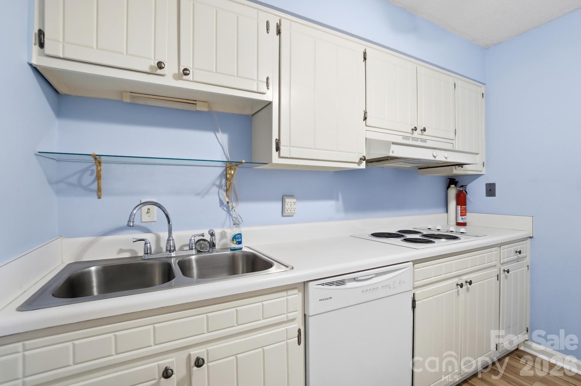 Condominium at 4754 Hedgemore Drive, Charlotte, photo 19 of 46
