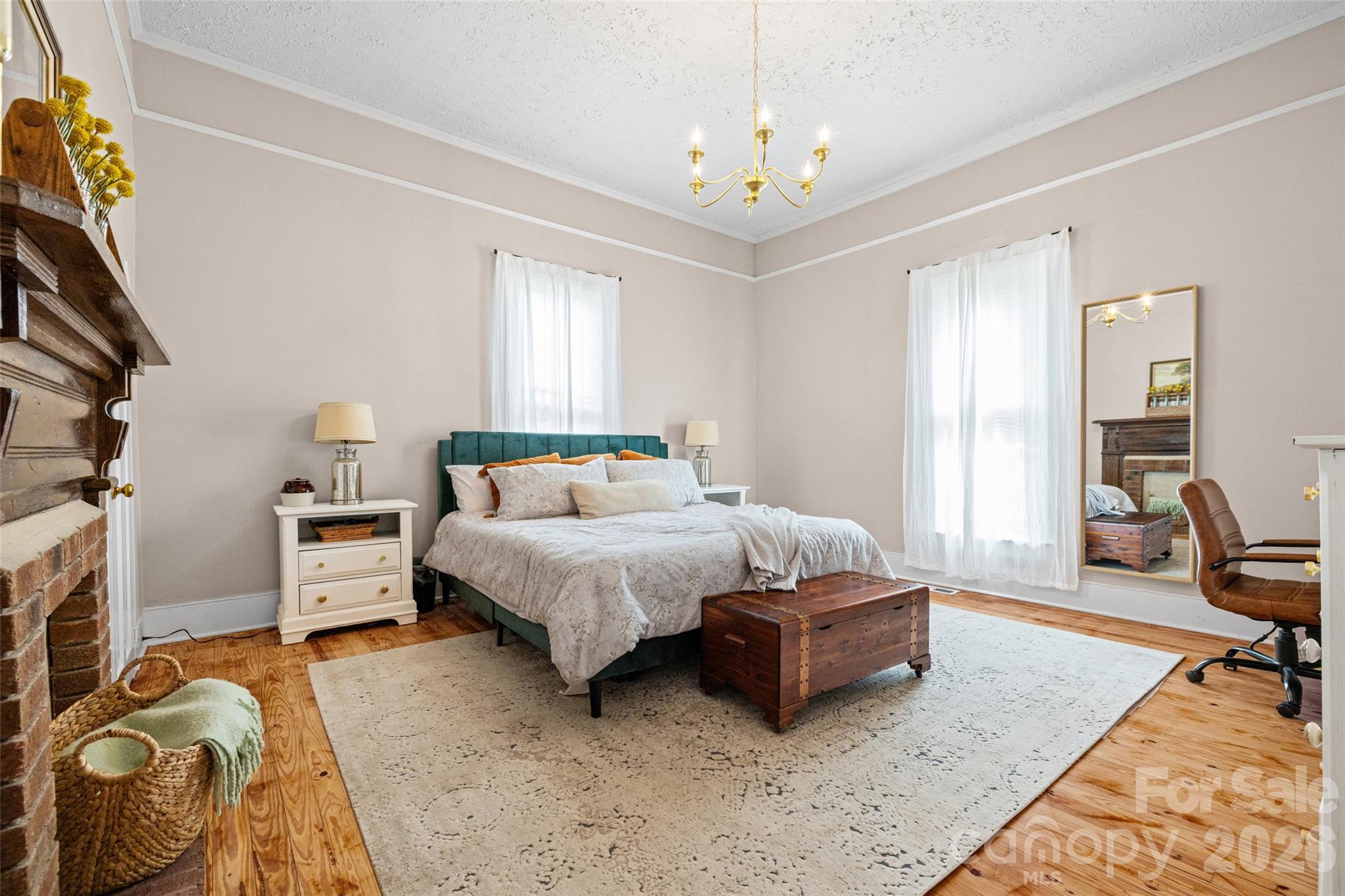 Generously sized primary bedroom with room for additional furnishings or a home office space. - 231 E Jefferson Street, York
