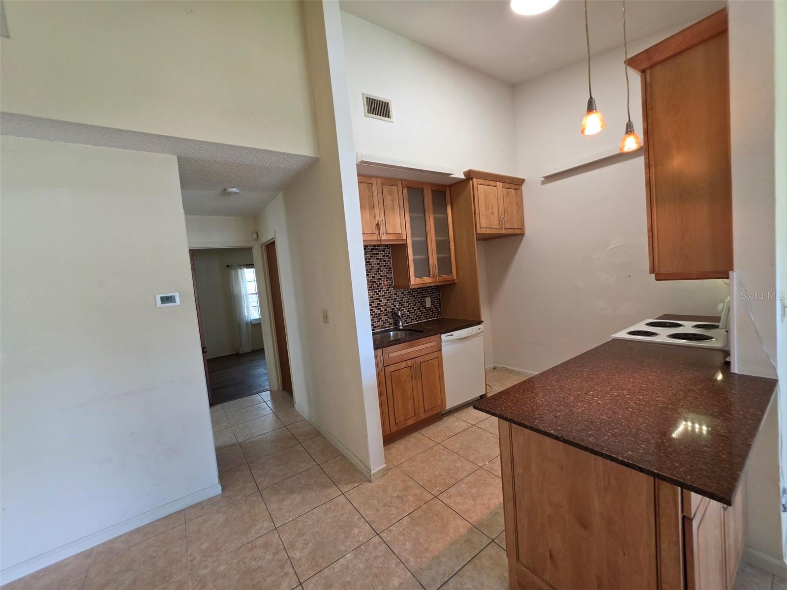 Single Family Residence at 10 EAGLE LN, NEW SMYRNA BEACH, photo 8 of 52