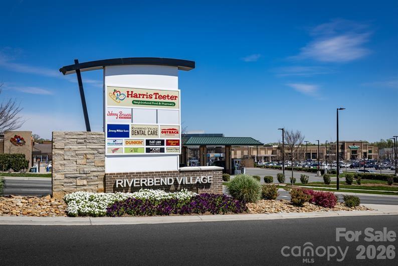 Area Photo - Convenient shopping and dining - 10008 Florentine Way, Charlotte
