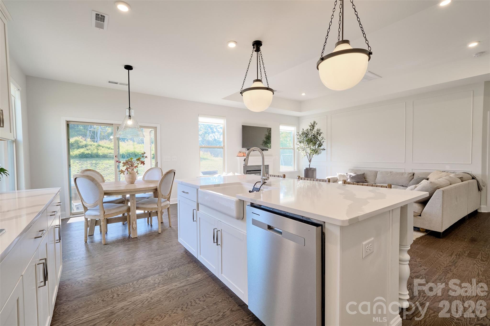 Single Family Residence at 419 Clemson Tree Lane, Lake Wylie, photo 12 of 39