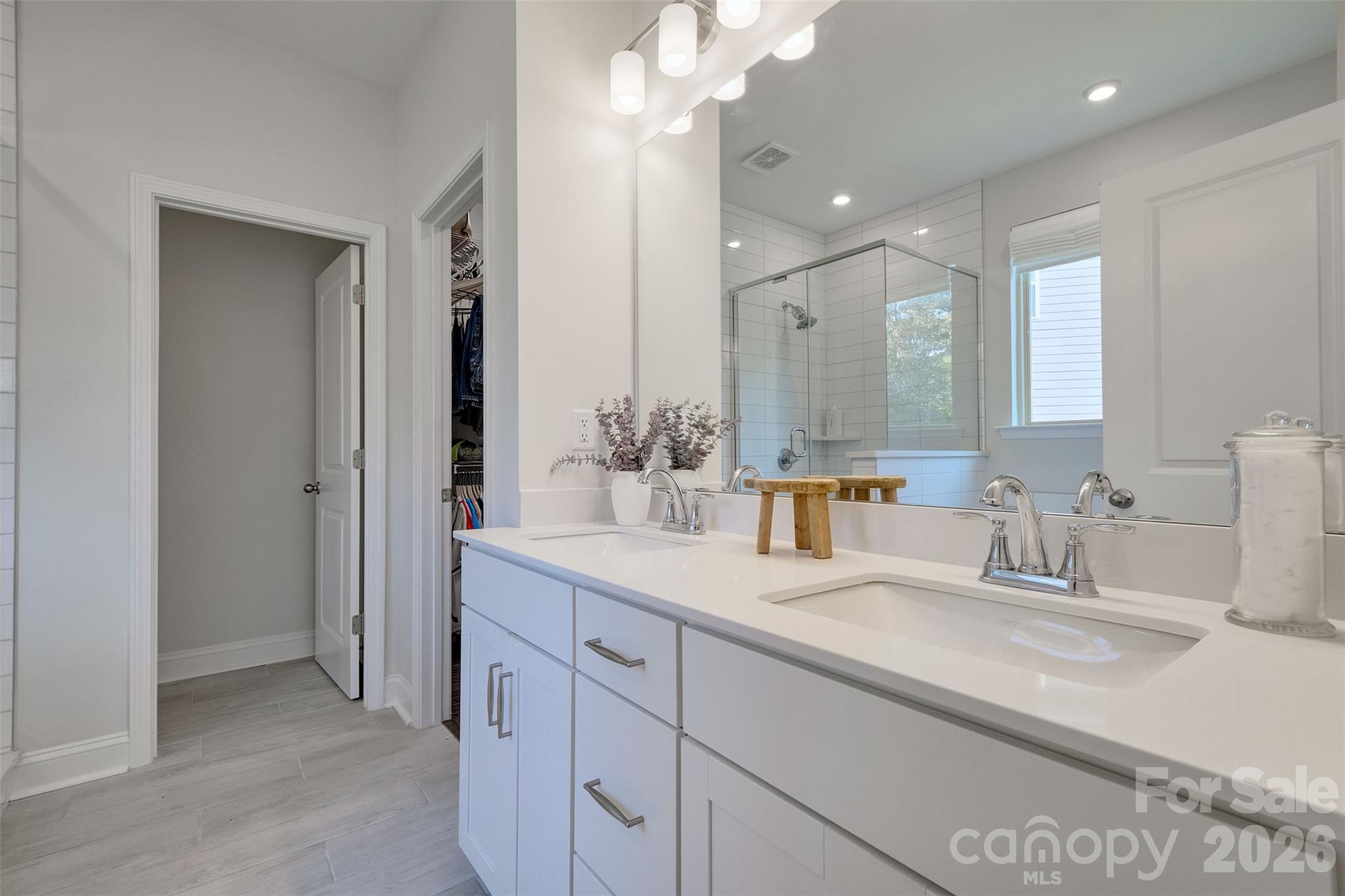 Single Family Residence at 419 Clemson Tree Lane, Lake Wylie, photo 18 of 39