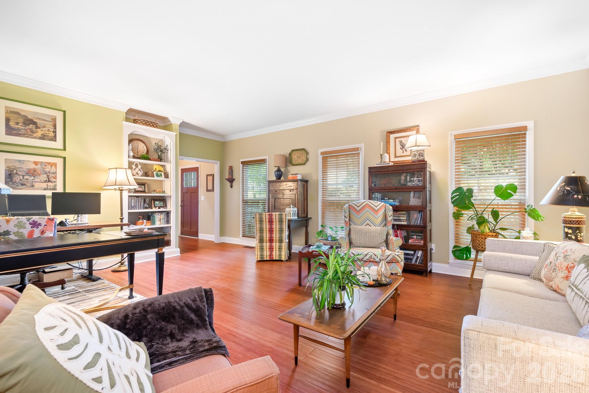 Single Family Residence at 20720 Willow Pond Road, Cornelius, photo 10 of 36