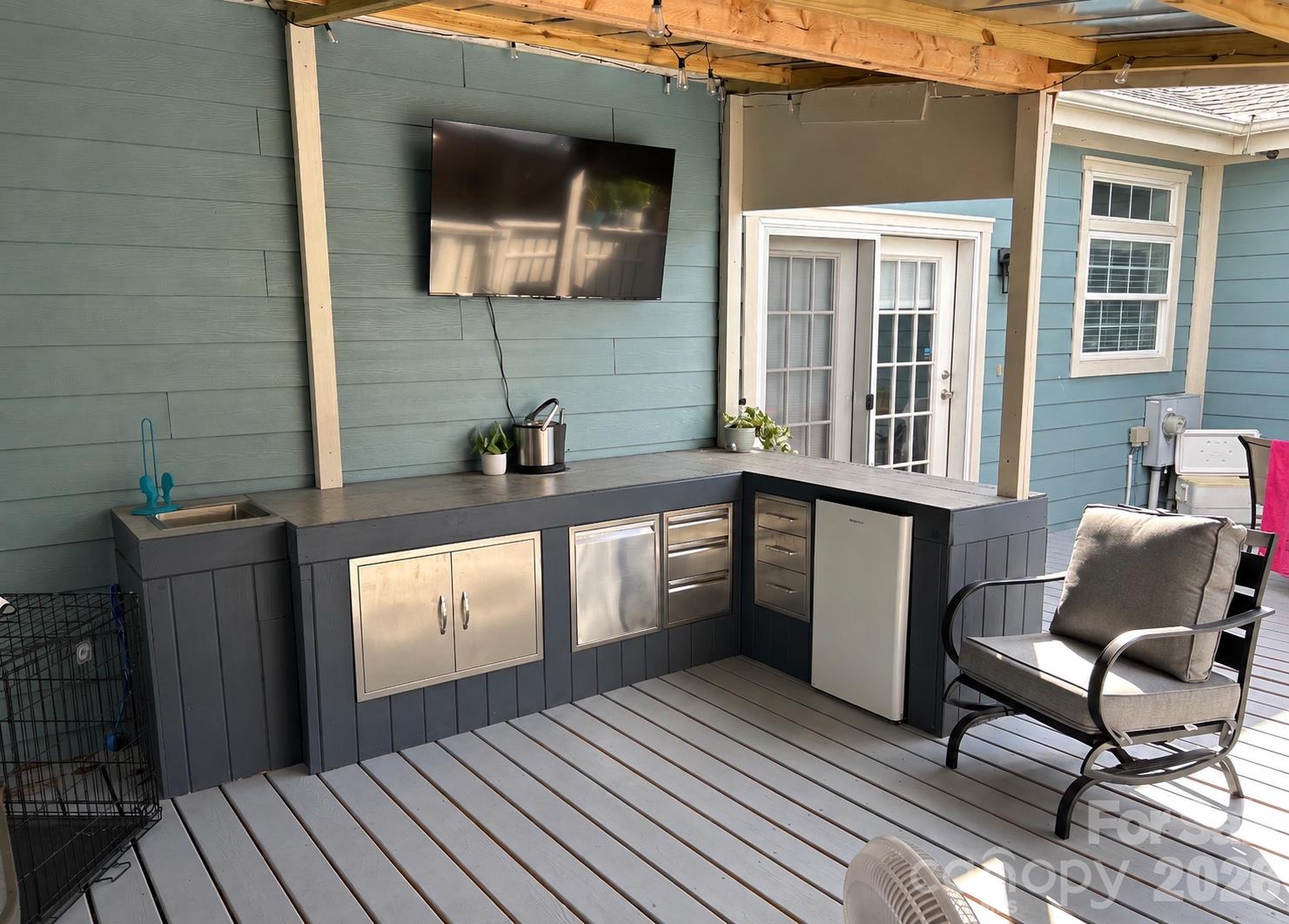 Outdoor Kitchen - 438 Oak Grove Road, Flat Rock