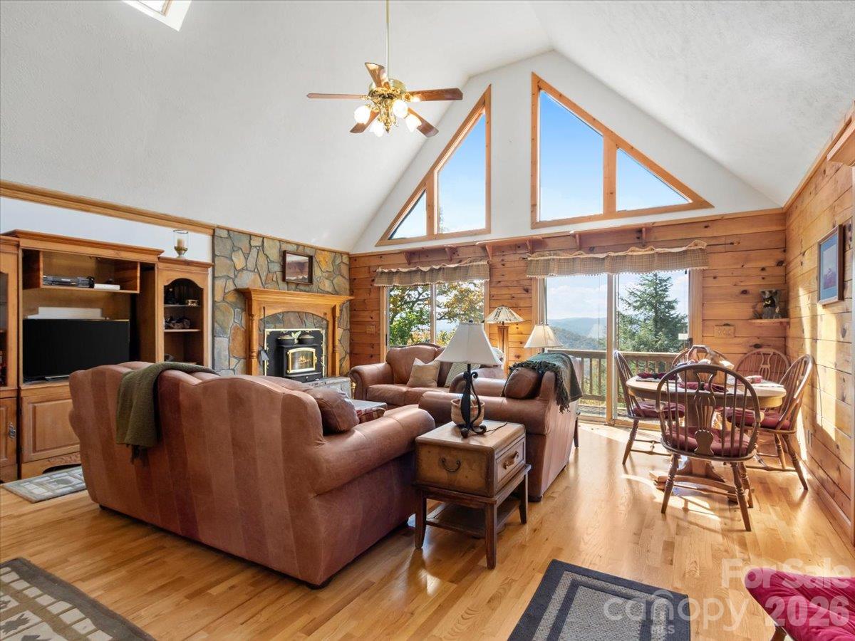 Single Family Residence at 807 Pine Tree Road, Spruce Pine, photo 12 of 42