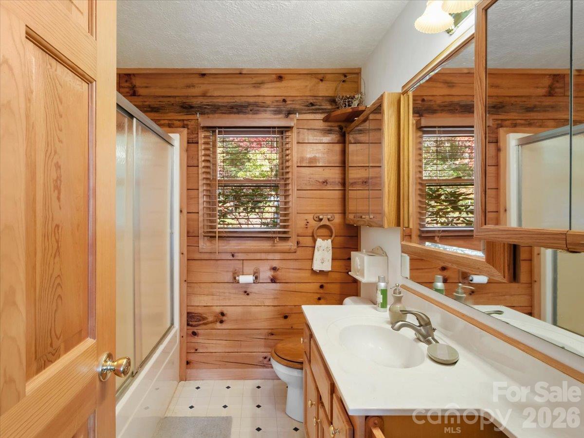Single Family Residence at 807 Pine Tree Road, Spruce Pine, photo 29 of 42