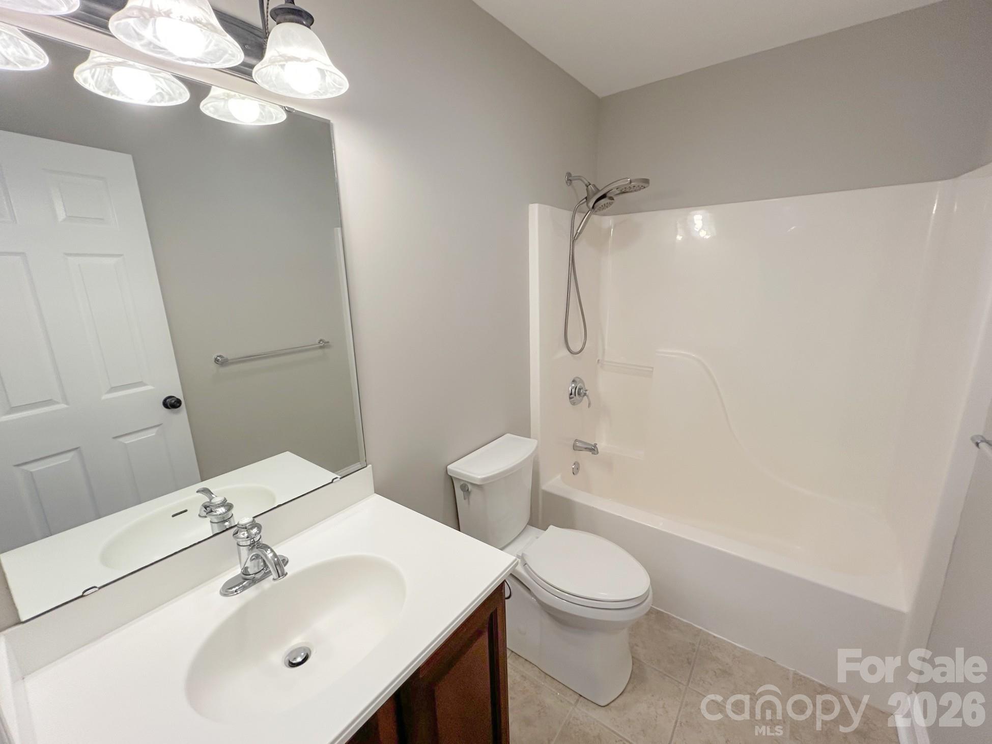 Upper Level Hall Bathroom - 201 Colonel Holcombe Place, Candler