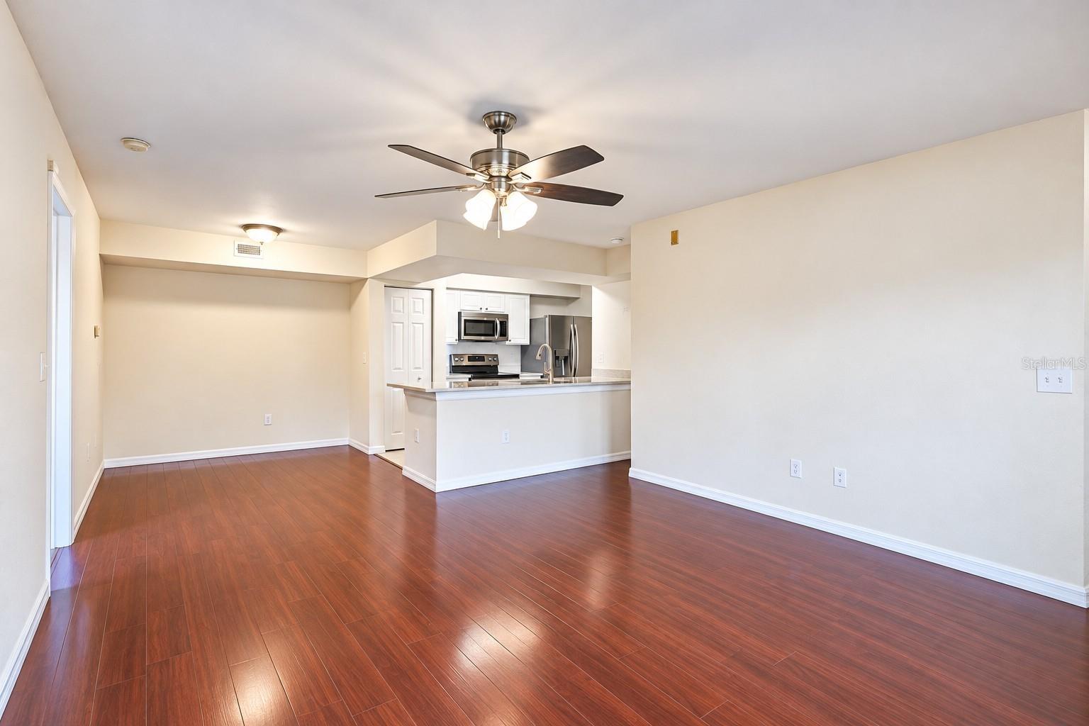 Living Room - 3032 PARKWAY BLVD #305, KISSIMMEE