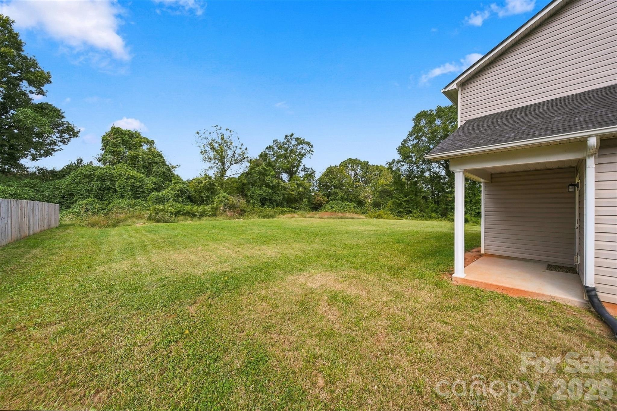 Single Family Residence at 929 Grace Street, Kings Mountain, photo 2 of 28