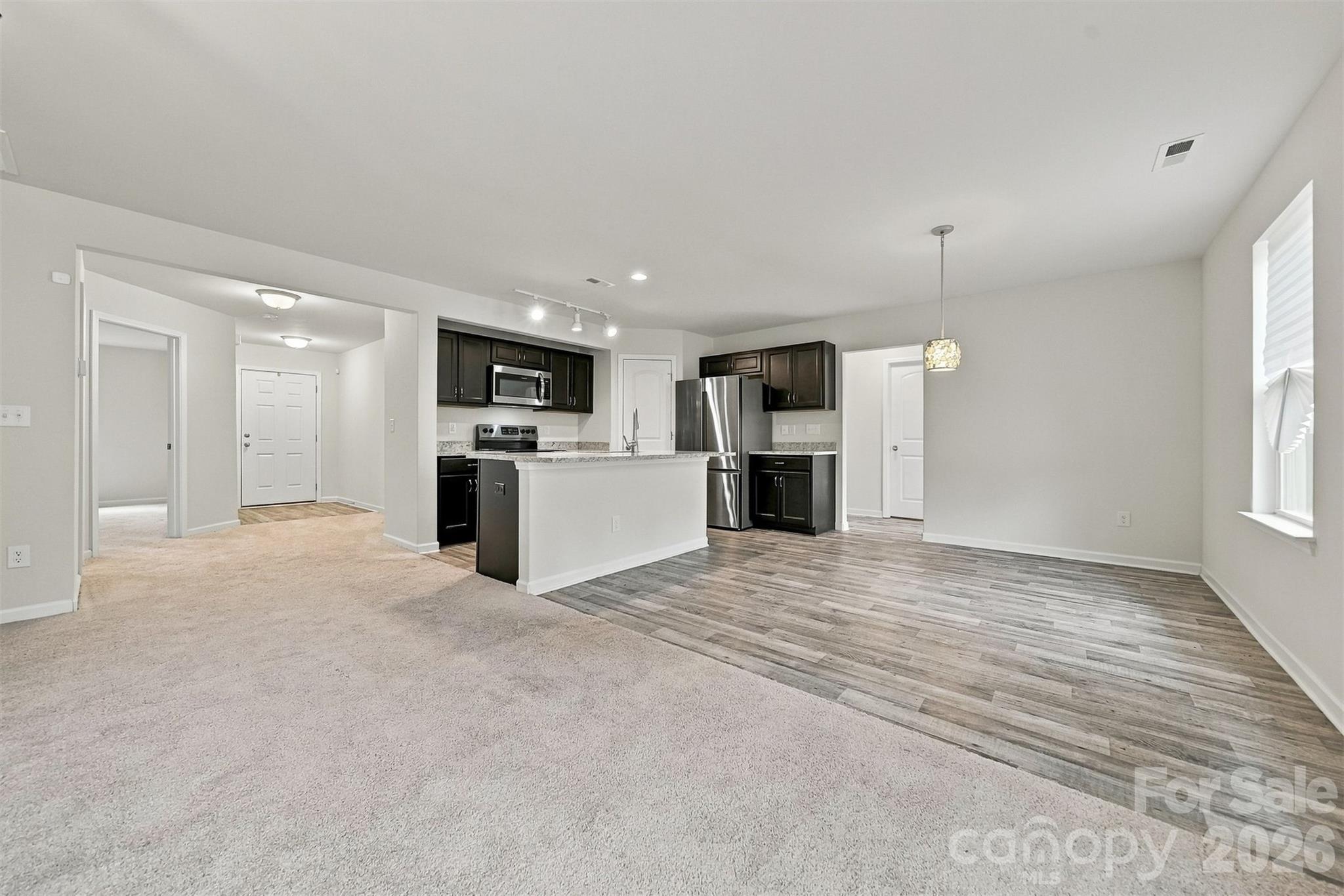 Single Family Residence at 929 Grace Street, Kings Mountain, photo 5 of 28