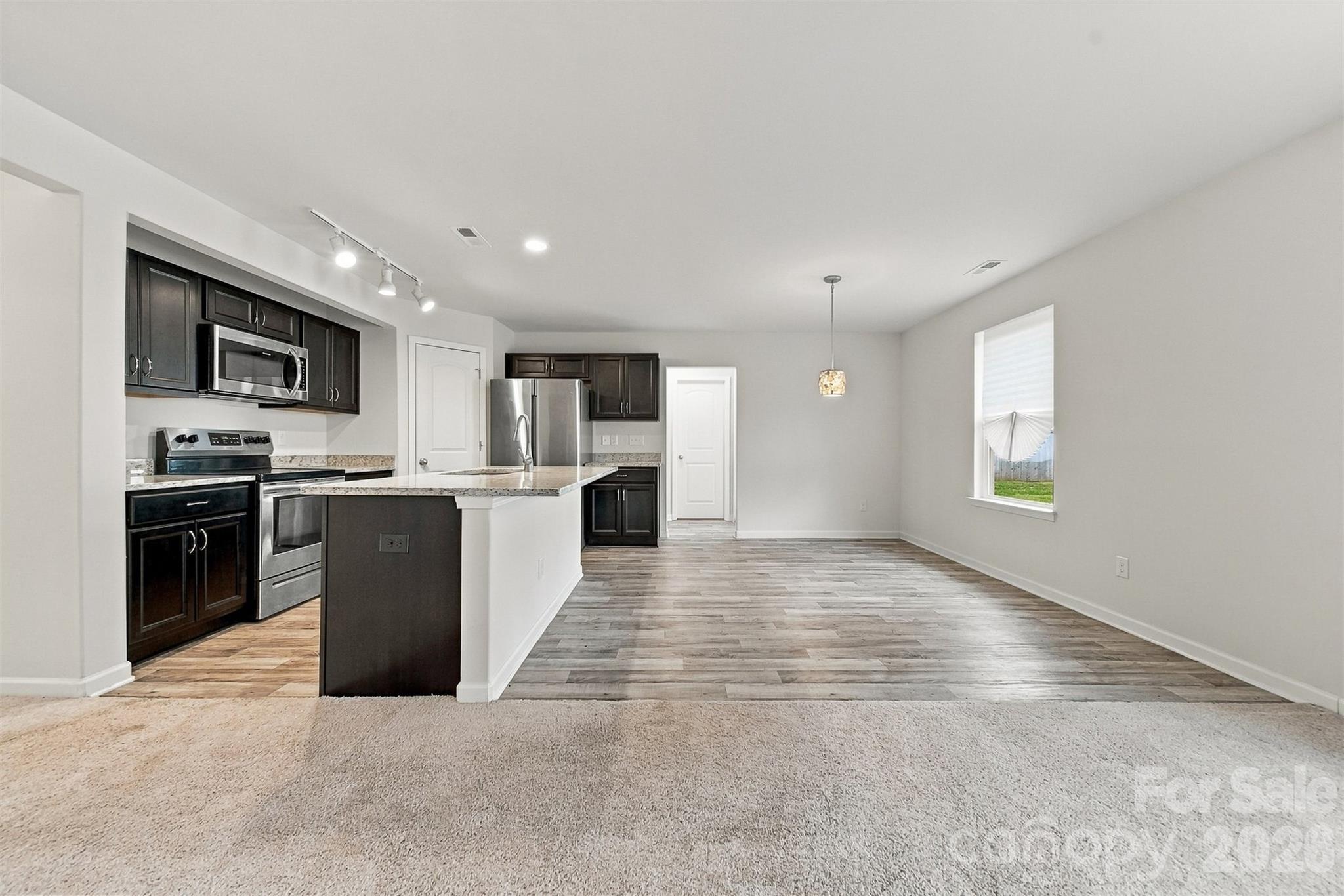 Single Family Residence at 929 Grace Street, Kings Mountain, photo 6 of 28
