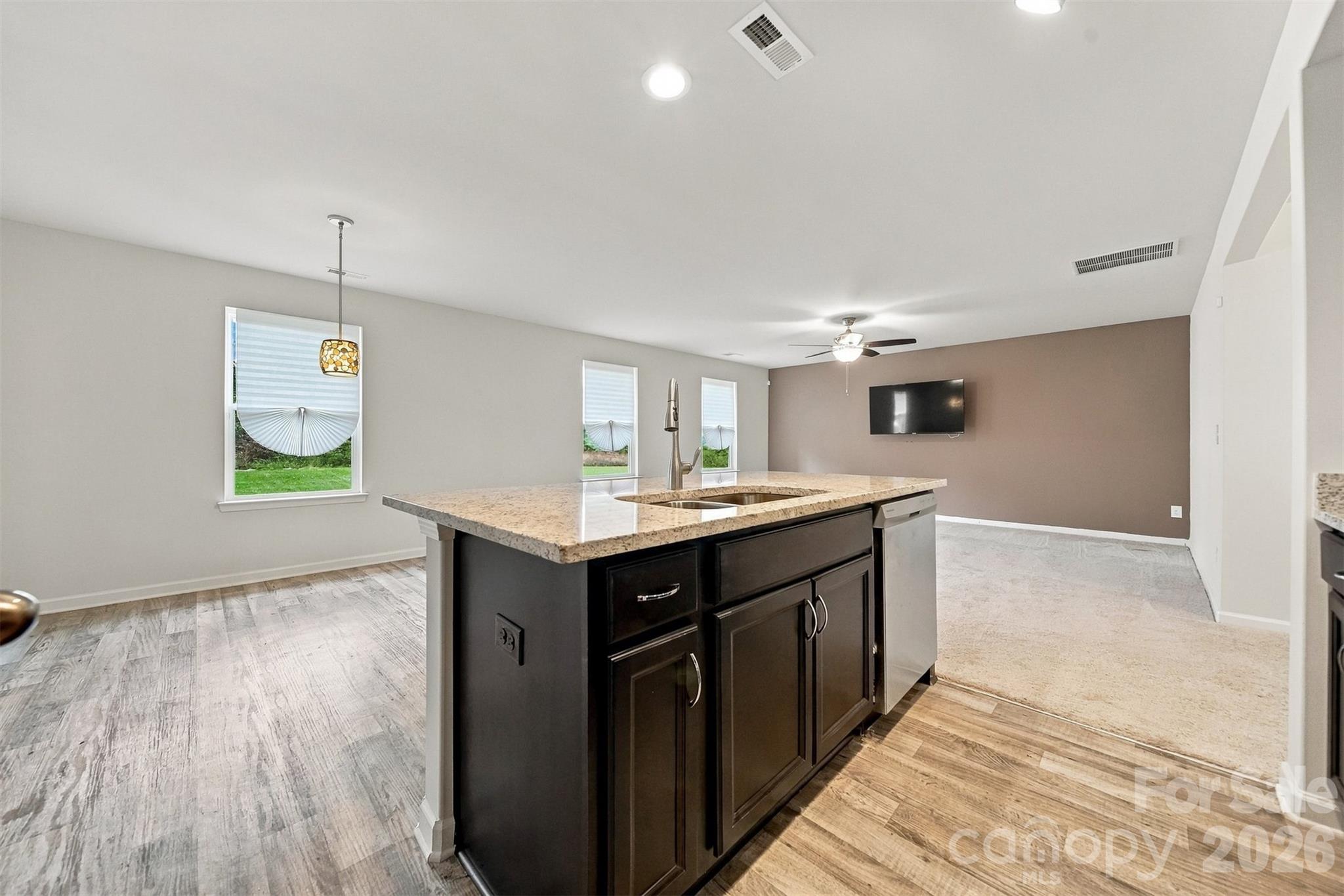 Single Family Residence at 929 Grace Street, Kings Mountain, photo 7 of 28