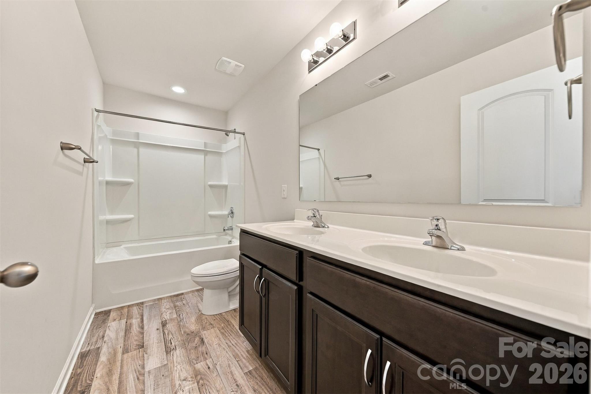 Single Family Residence at 929 Grace Street, Kings Mountain, photo 21 of 28