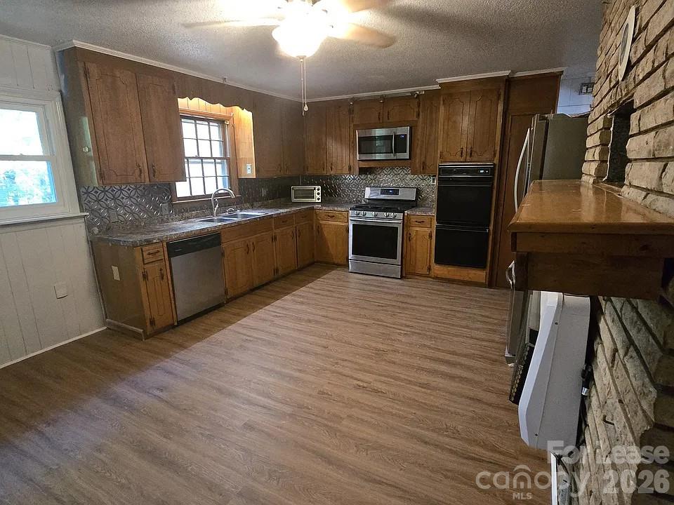 Single Family Residence at 1444 Harris Street, Statesville, photo 4 of 13
