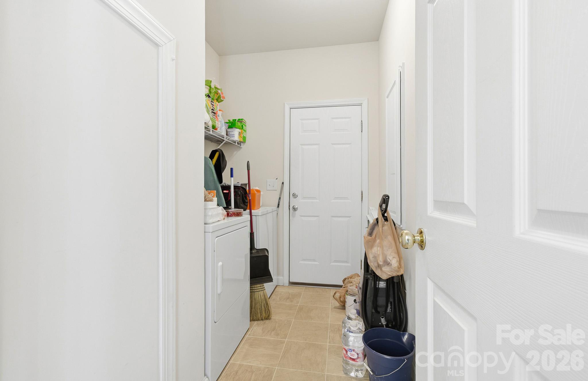 Single Family Residence at 95 Beechnut Drive, Hendersonville, photo 8 of 26