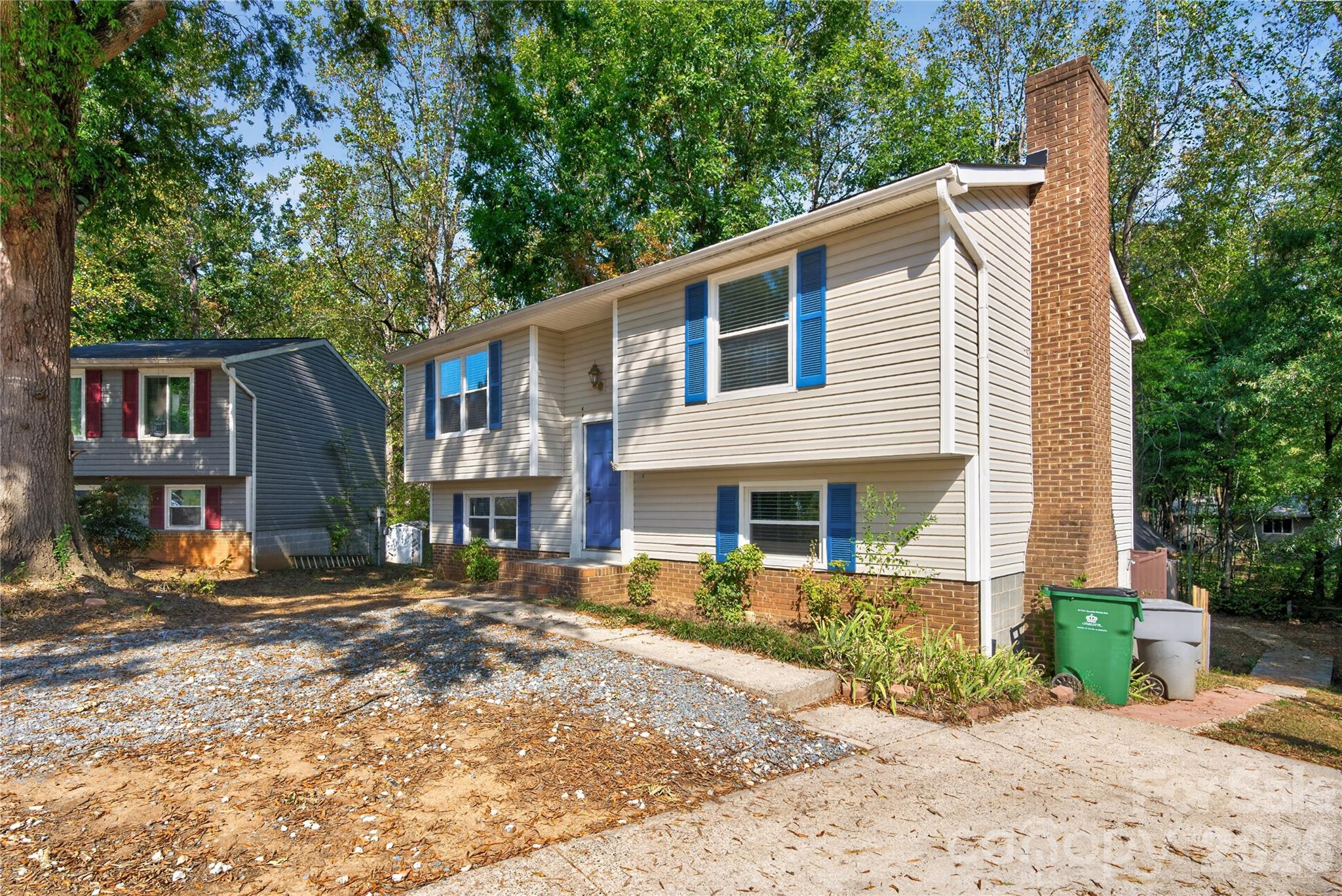 Single Family Residence at 5011 Forest Mountain Court, Charlotte, photo 2 of 38