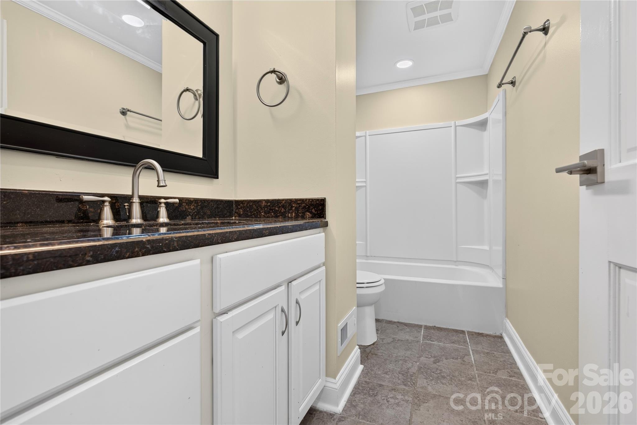 Single Family Residence at 5011 Forest Mountain Court, Charlotte, photo 11 of 38