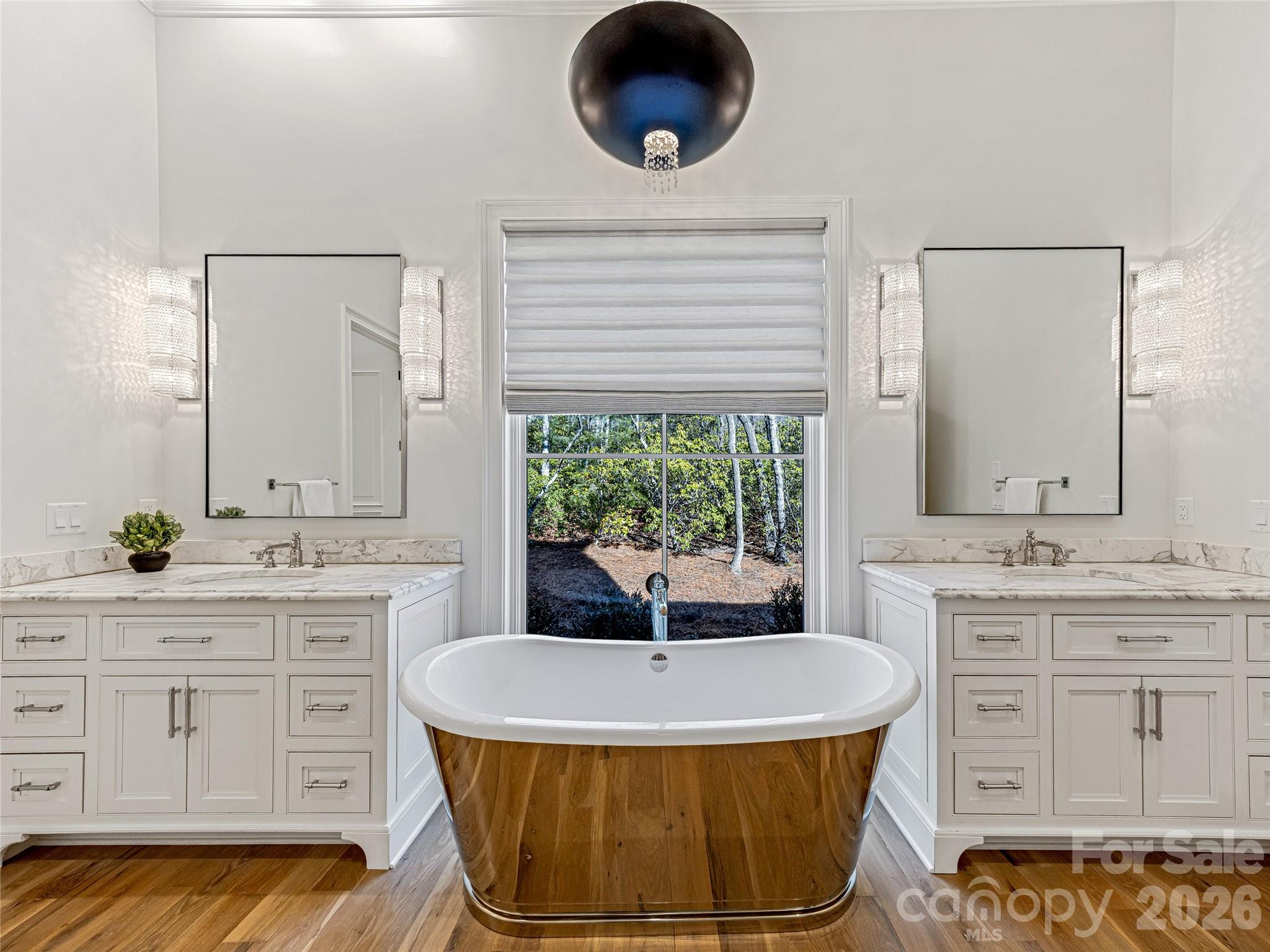 Primary Bathroom - Custom Slipper Tub - 1905 White Tree Trail, Arden