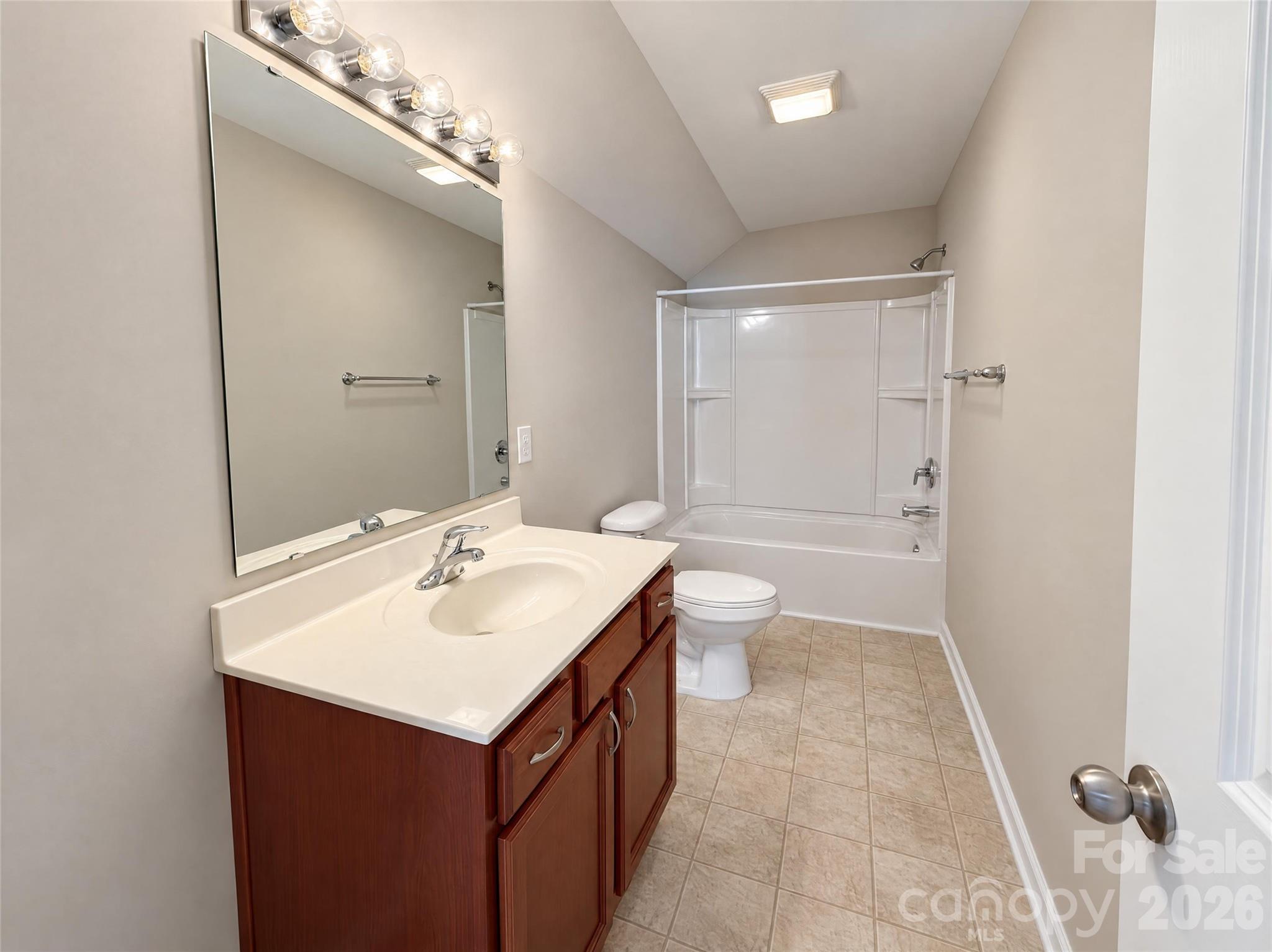 Single Family Residence at 2411 Bergamot Street, Fort Mill, photo 16 of 34