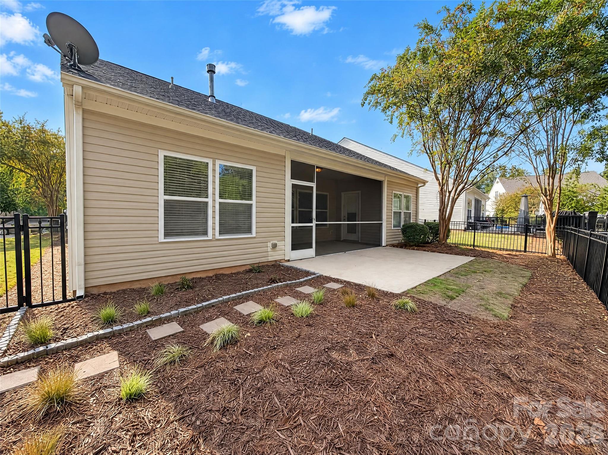 Single Family Residence at 2411 Bergamot Street, Fort Mill, photo 34 of 34