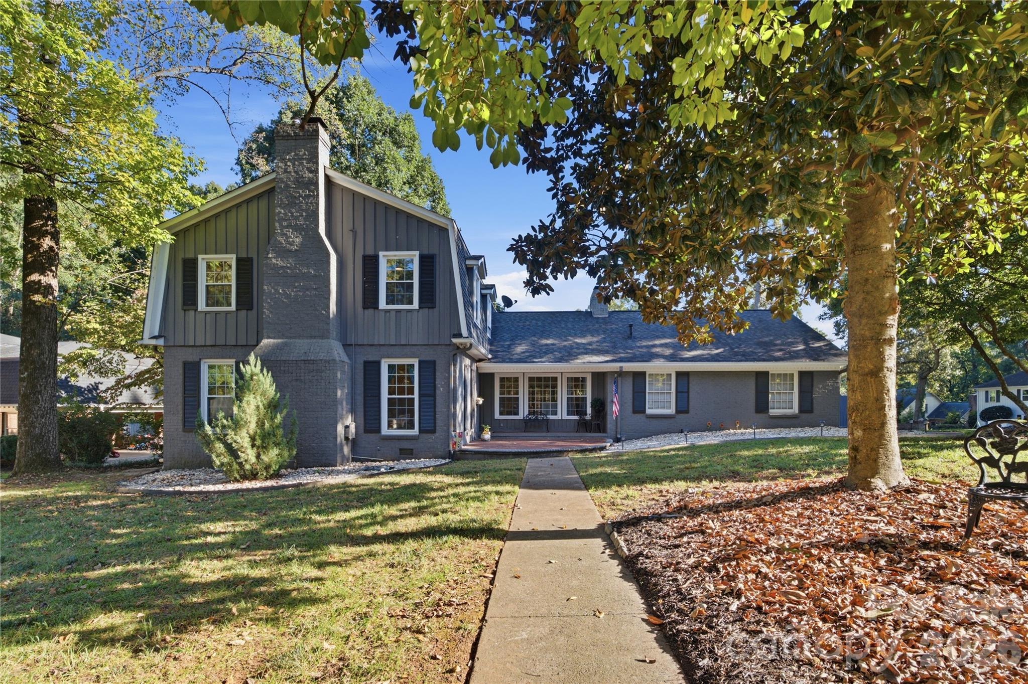 Home - 1200 Charter Place, Charlotte