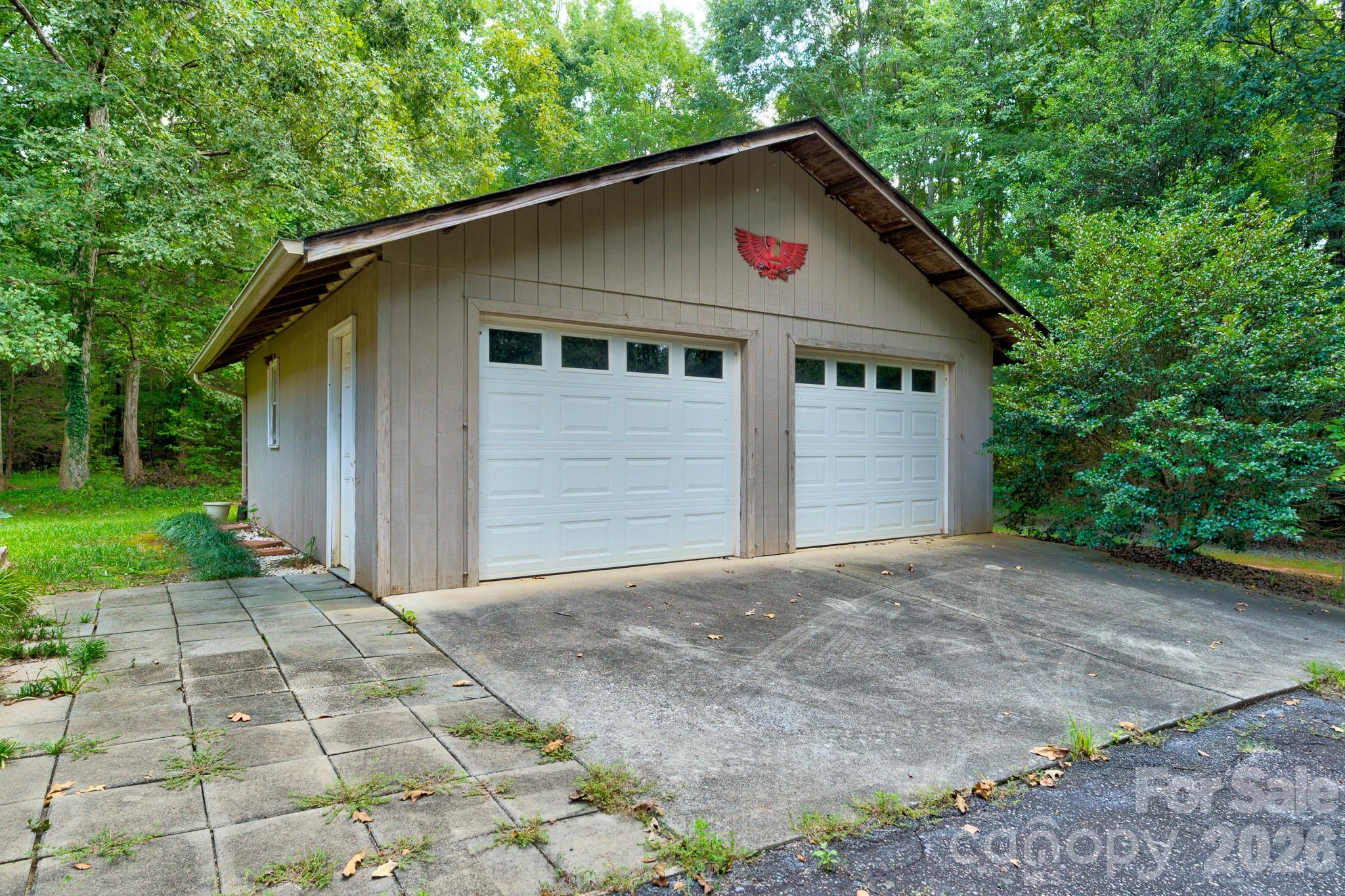Single Family Residence at 1290 Forest Ridge Drive, Bessemer City, photo 14 of 15