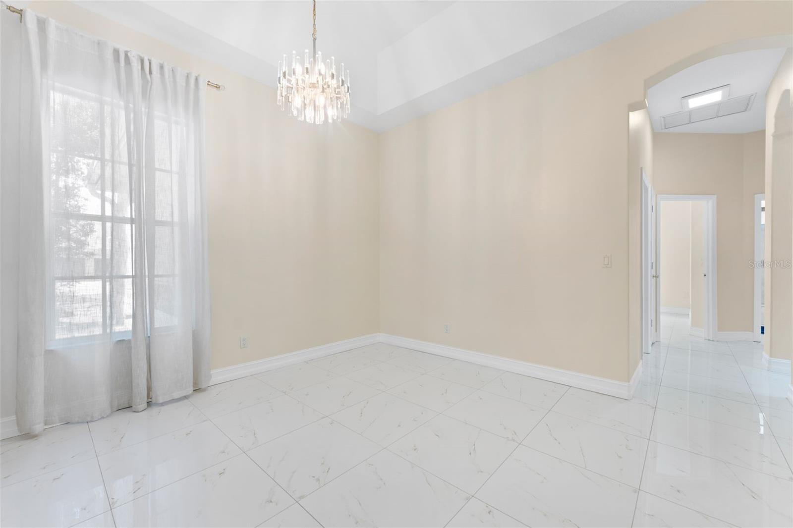 Single Family Residence at 10310 CARROLL COVE PL, TAMPA, photo 6 of 55