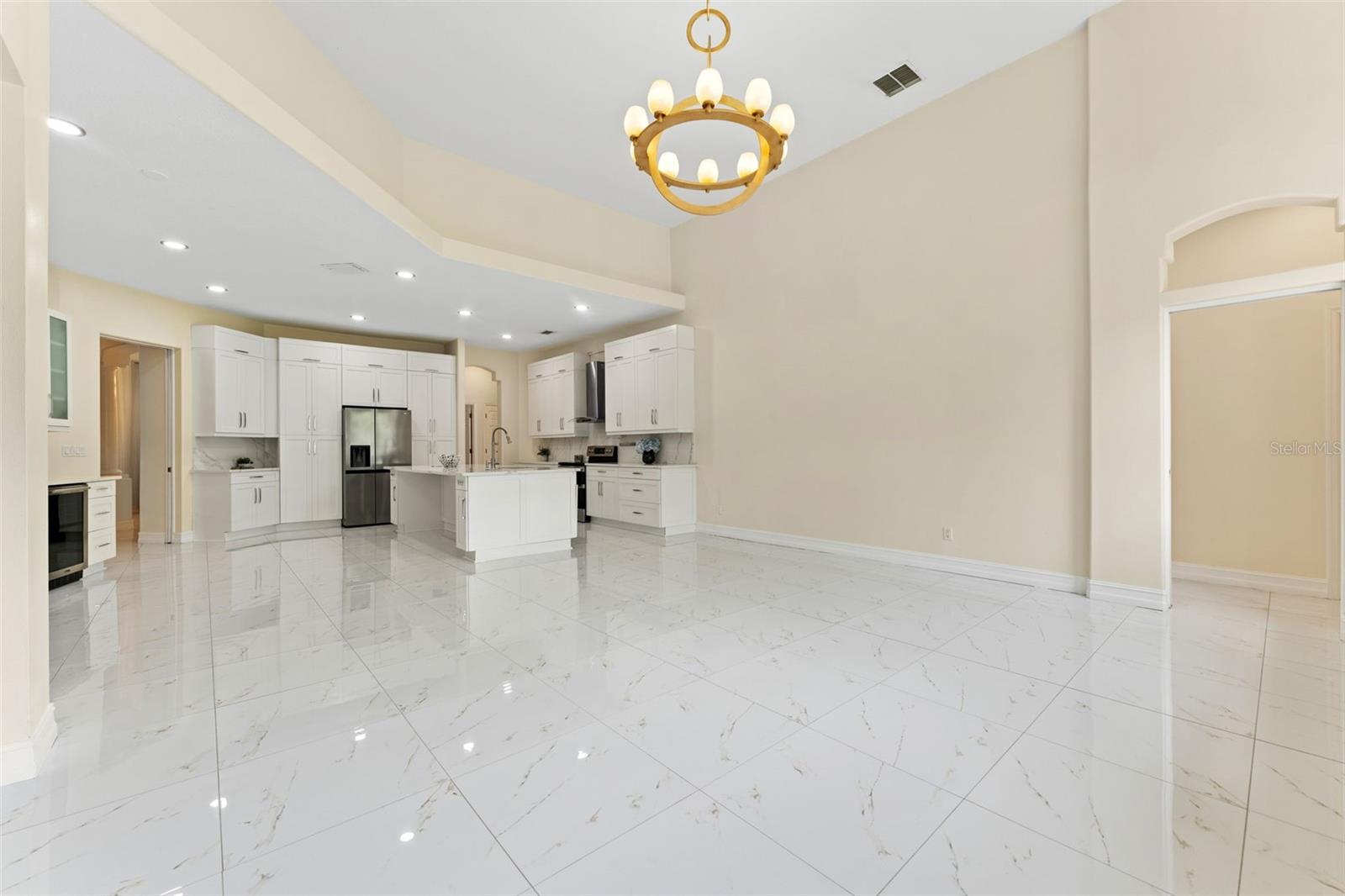 Single Family Residence at 10310 CARROLL COVE PL, TAMPA, photo 14 of 55