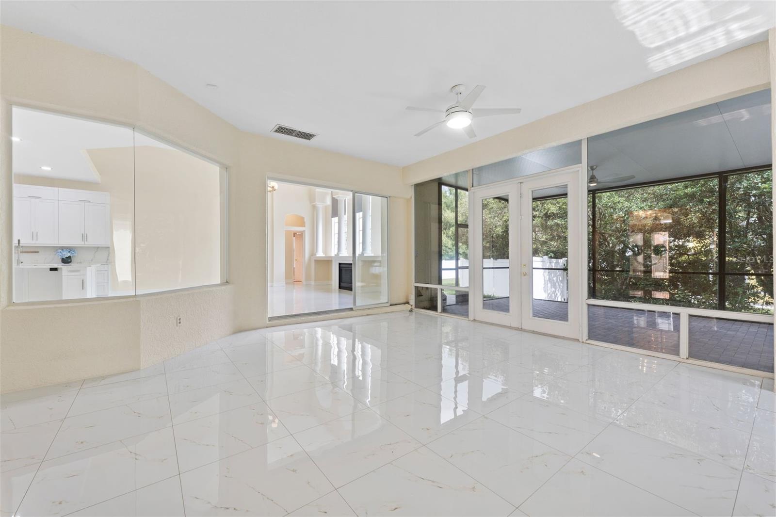 Single Family Residence at 10310 CARROLL COVE PL, TAMPA, photo 16 of 55