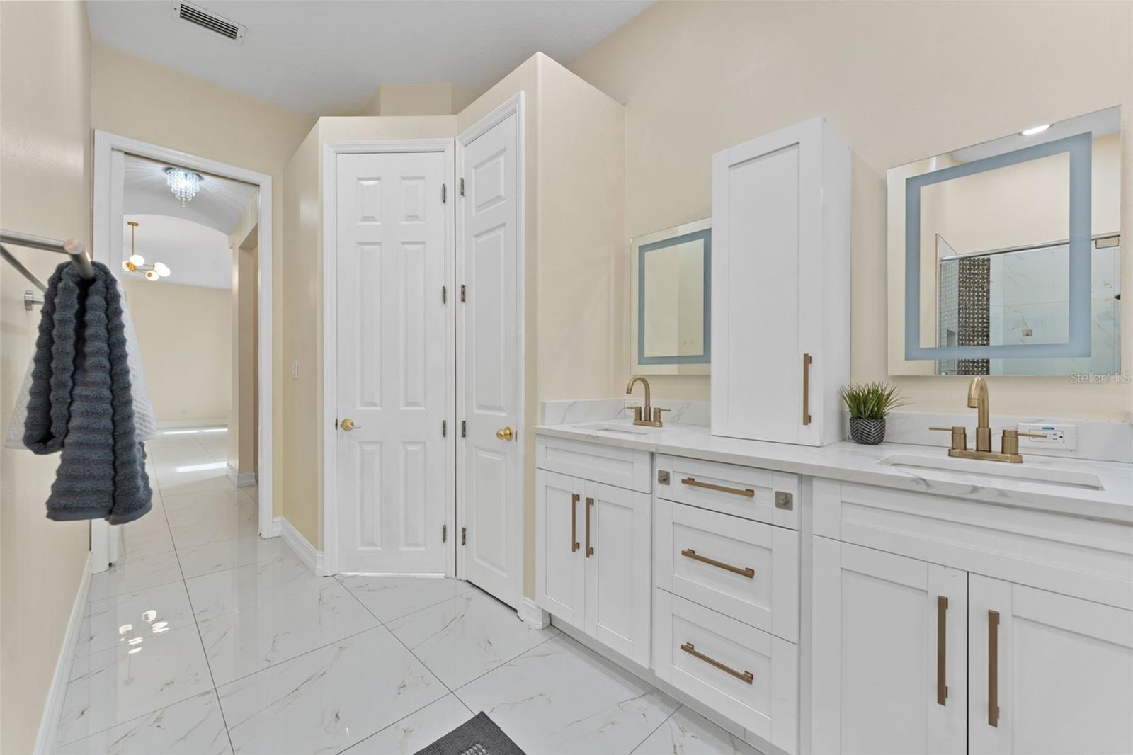Single Family Residence at 10310 CARROLL COVE PL, TAMPA, photo 21 of 55