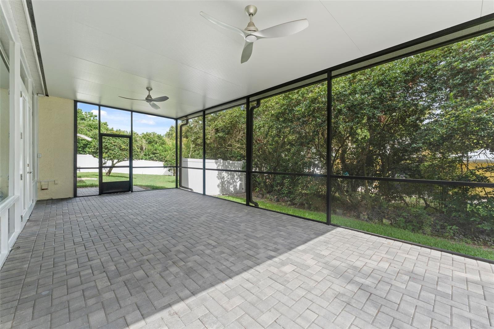 Single Family Residence at 10310 CARROLL COVE PL, TAMPA, photo 37 of 55