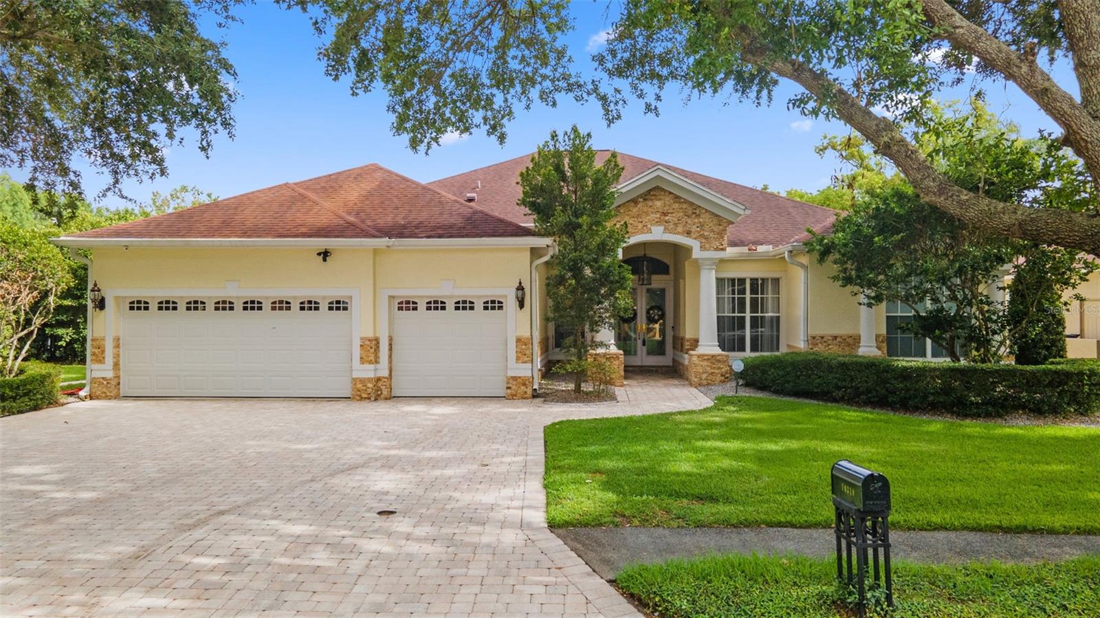 Single Family Residence at 10310 CARROLL COVE PL, TAMPA, photo 42 of 55