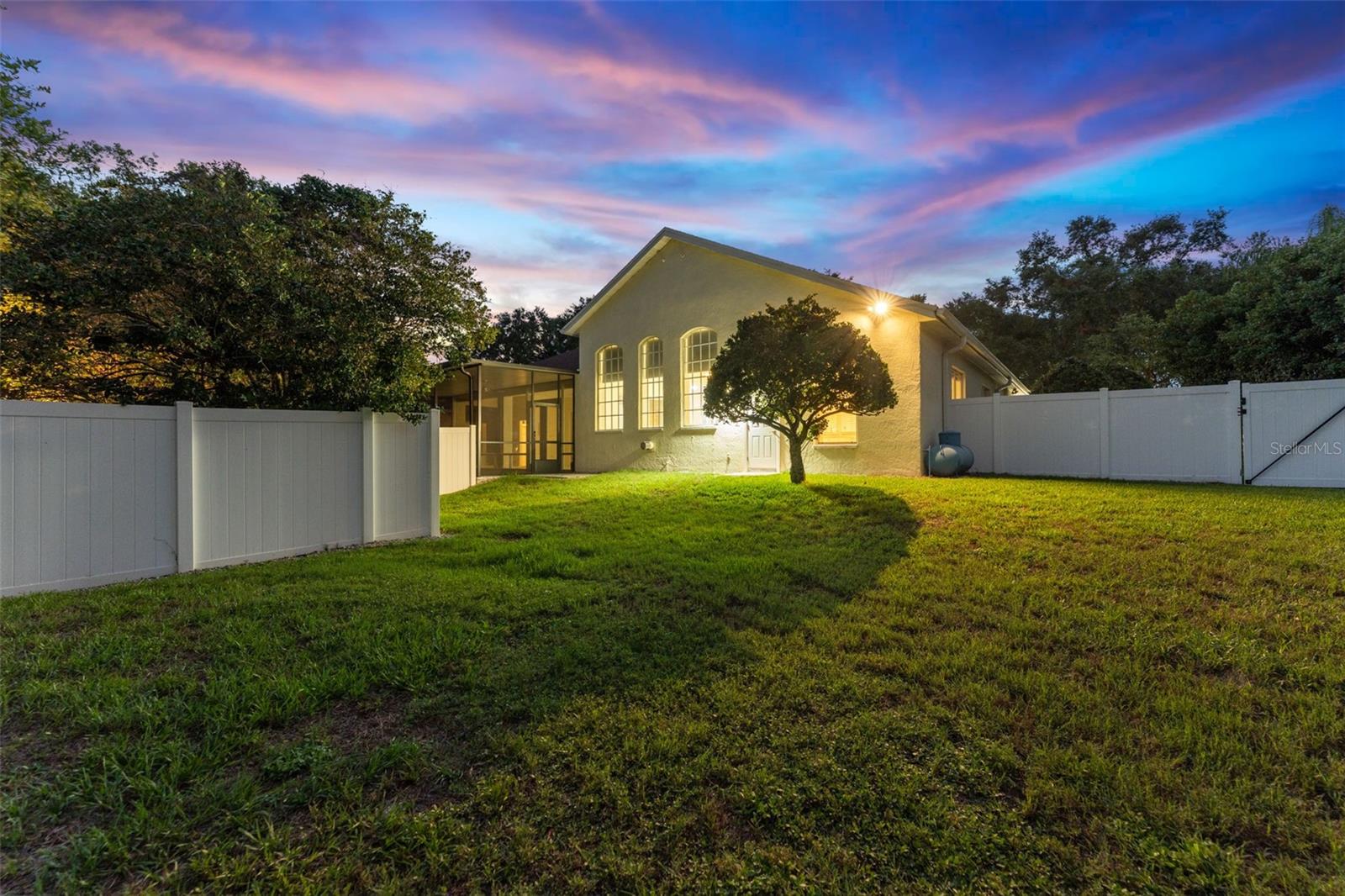 Single Family Residence at 10310 CARROLL COVE PL, TAMPA, photo 54 of 55
