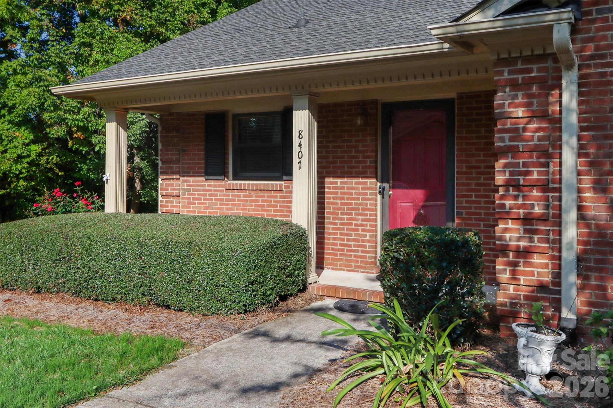 Townhouse at 8407 Coulwood Oak Lane, Charlotte, photo 3 of 24