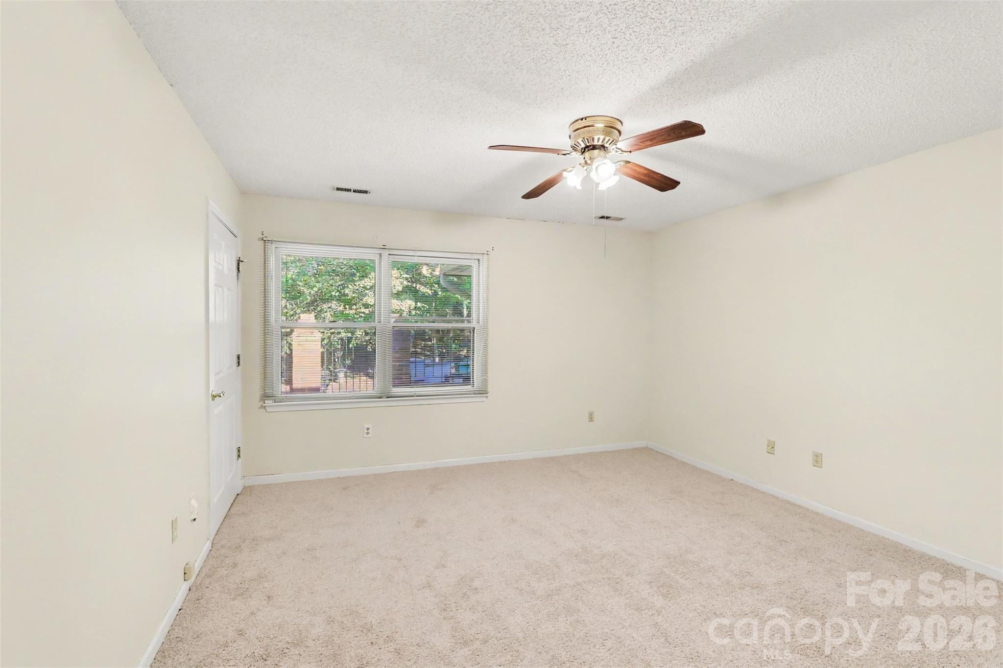 Townhouse at 8407 Coulwood Oak Lane, Charlotte, photo 14 of 24