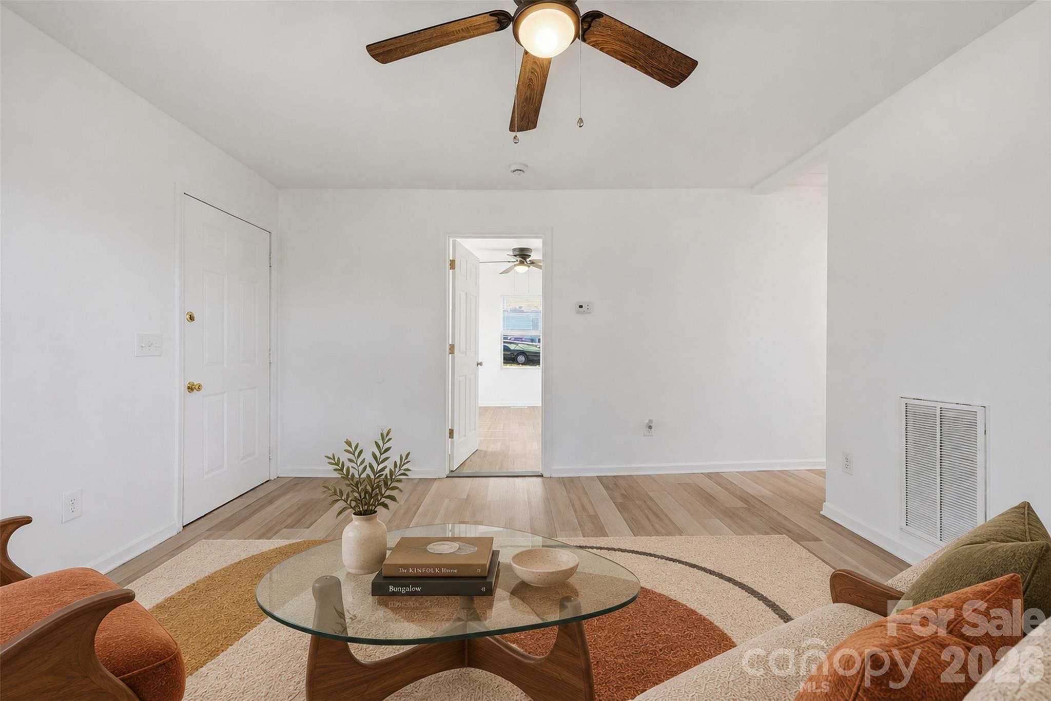 Virtually staged - 2996 1st Avenue NW, Hickory