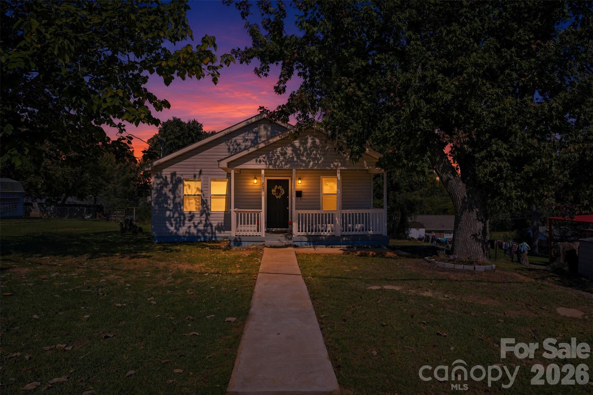 Single Family Residence at 2996 1st Avenue NW, Hickory, photo 34 of 38