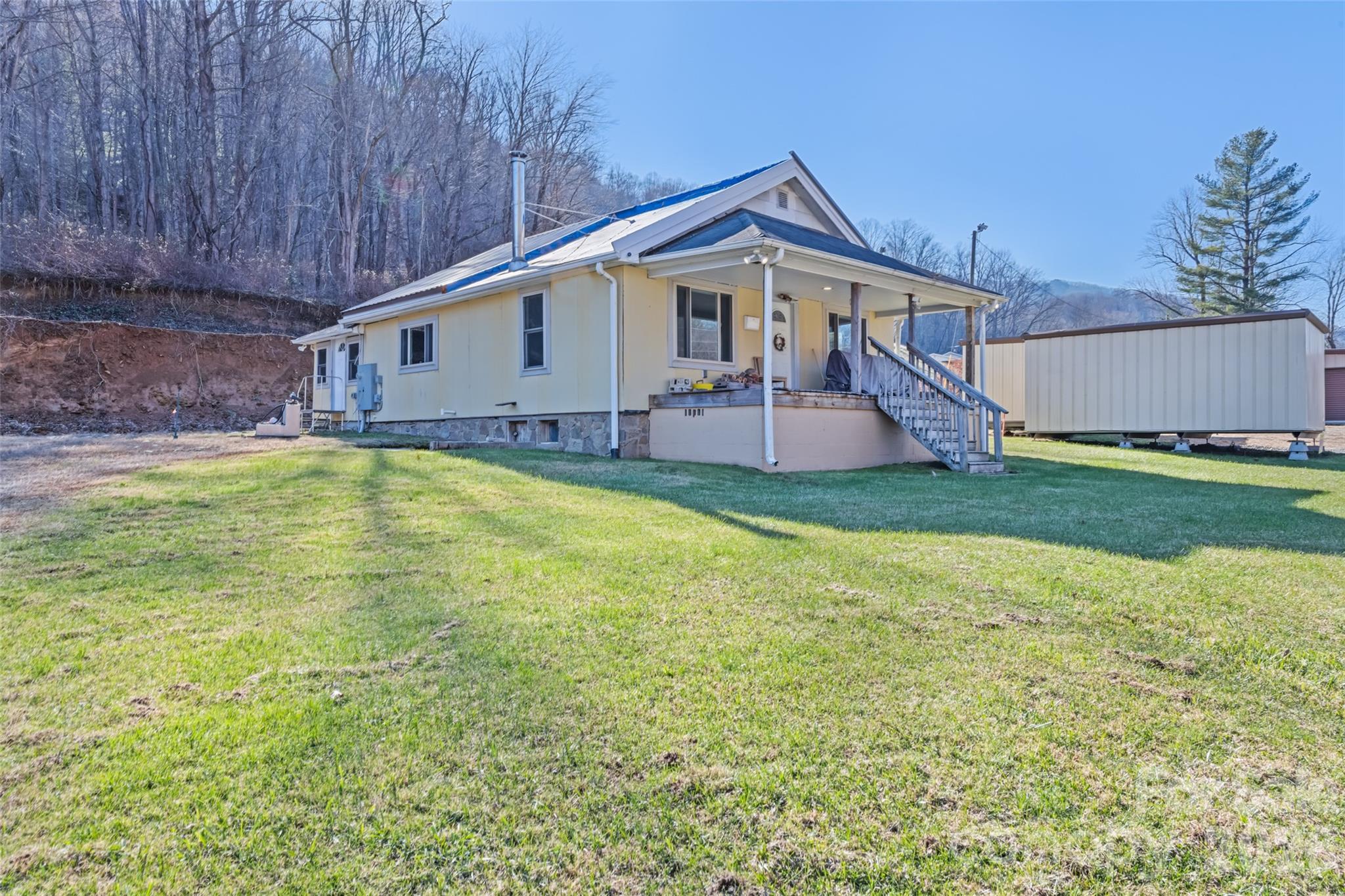Warehouse/Office at 3009 Dellwood Road, Waynesville, photo 5 of 35