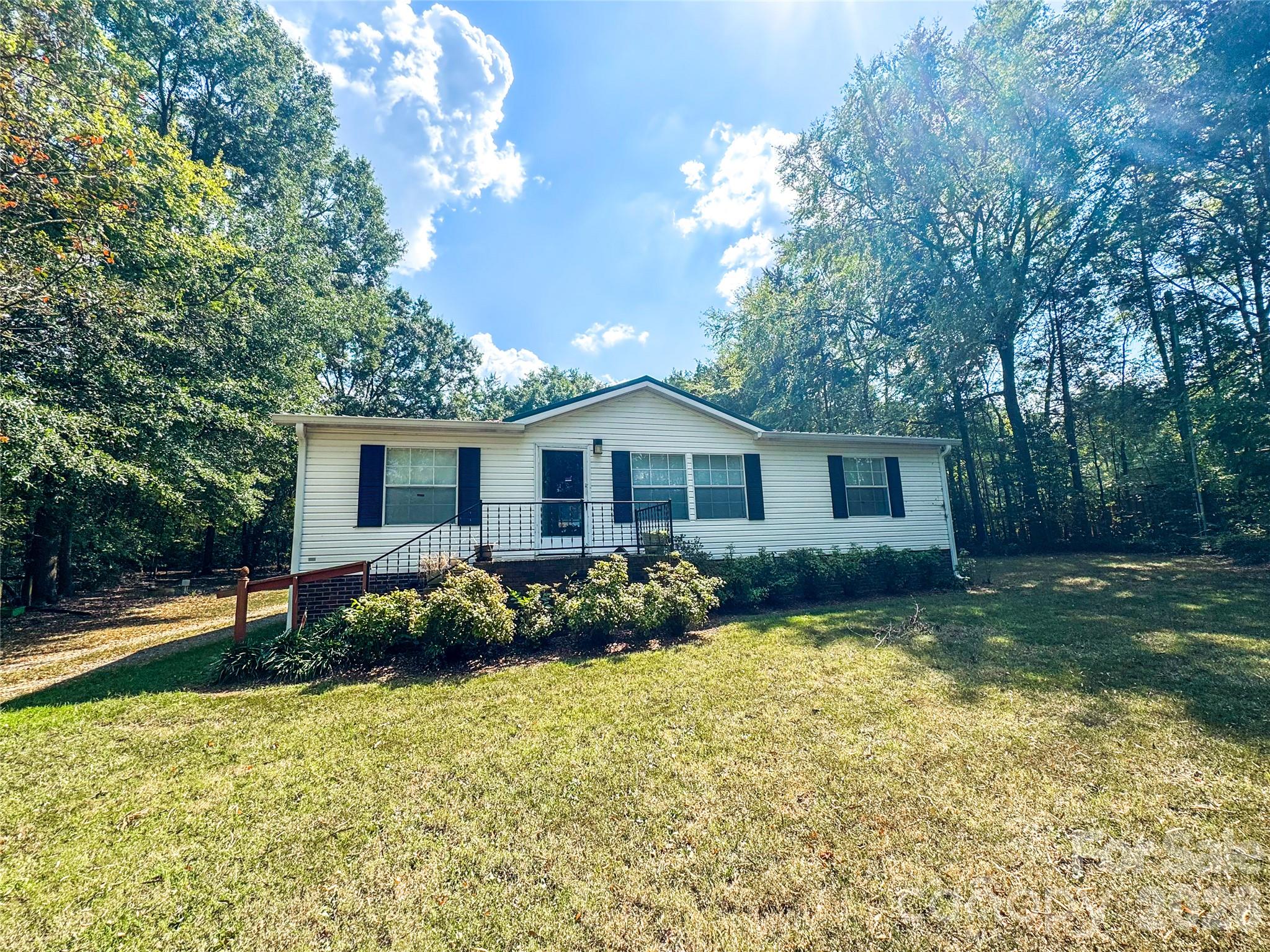 Single Family Residence at 4103 Pebblebrook Circle SW, Concord, photo 2 of 23