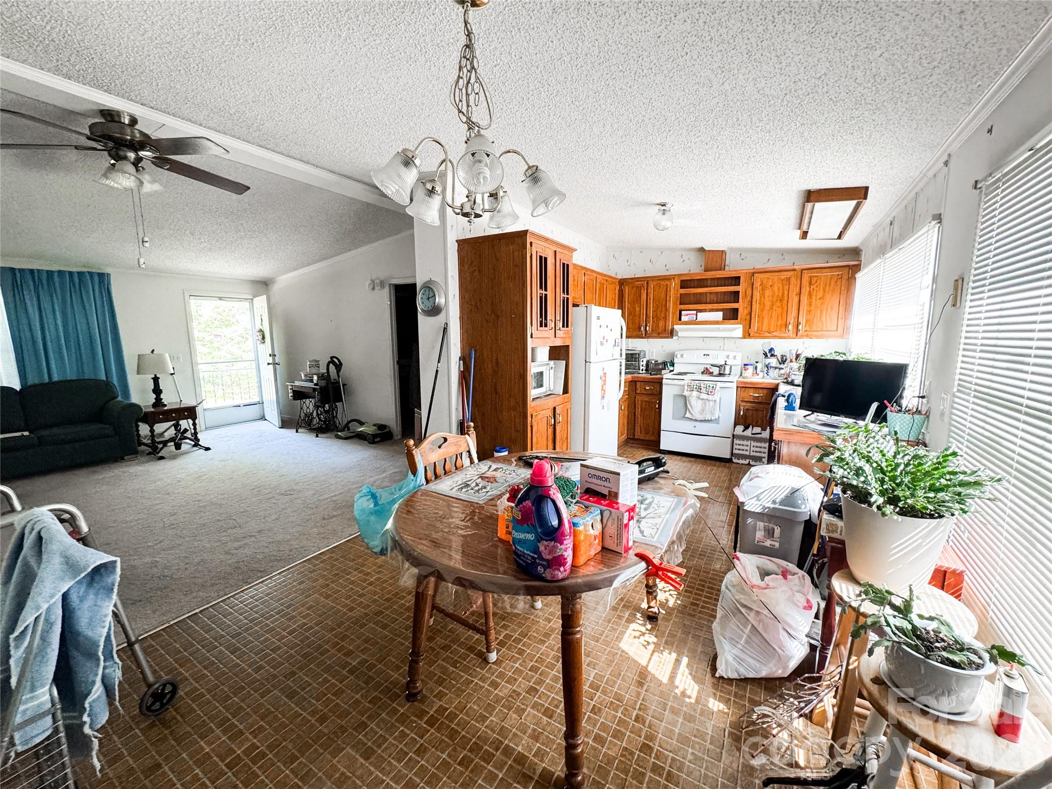Single Family Residence at 4103 Pebblebrook Circle SW, Concord, photo 4 of 23