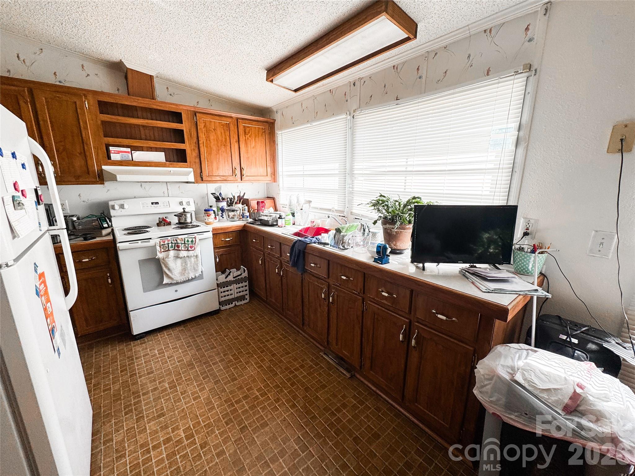 Single Family Residence at 4103 Pebblebrook Circle SW, Concord, photo 7 of 23