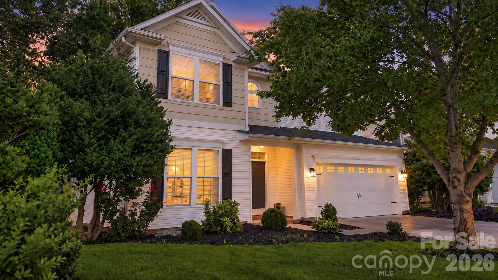 Single Family Residence at 15011 Bridle Trace Lane, Pineville, photo 2 of 41
