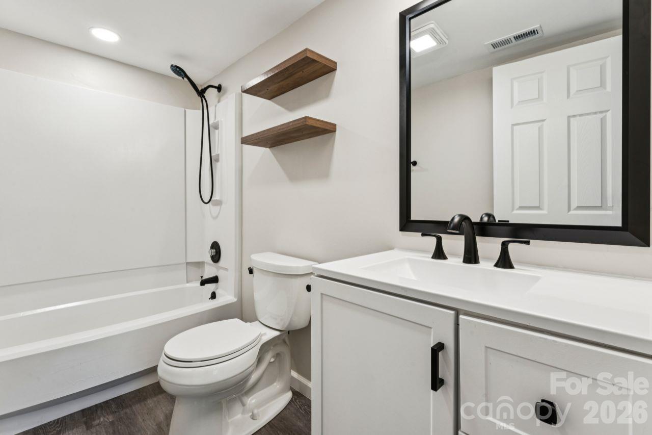 Primary Bathroom - 6719 Montezuma Trail, Charlotte