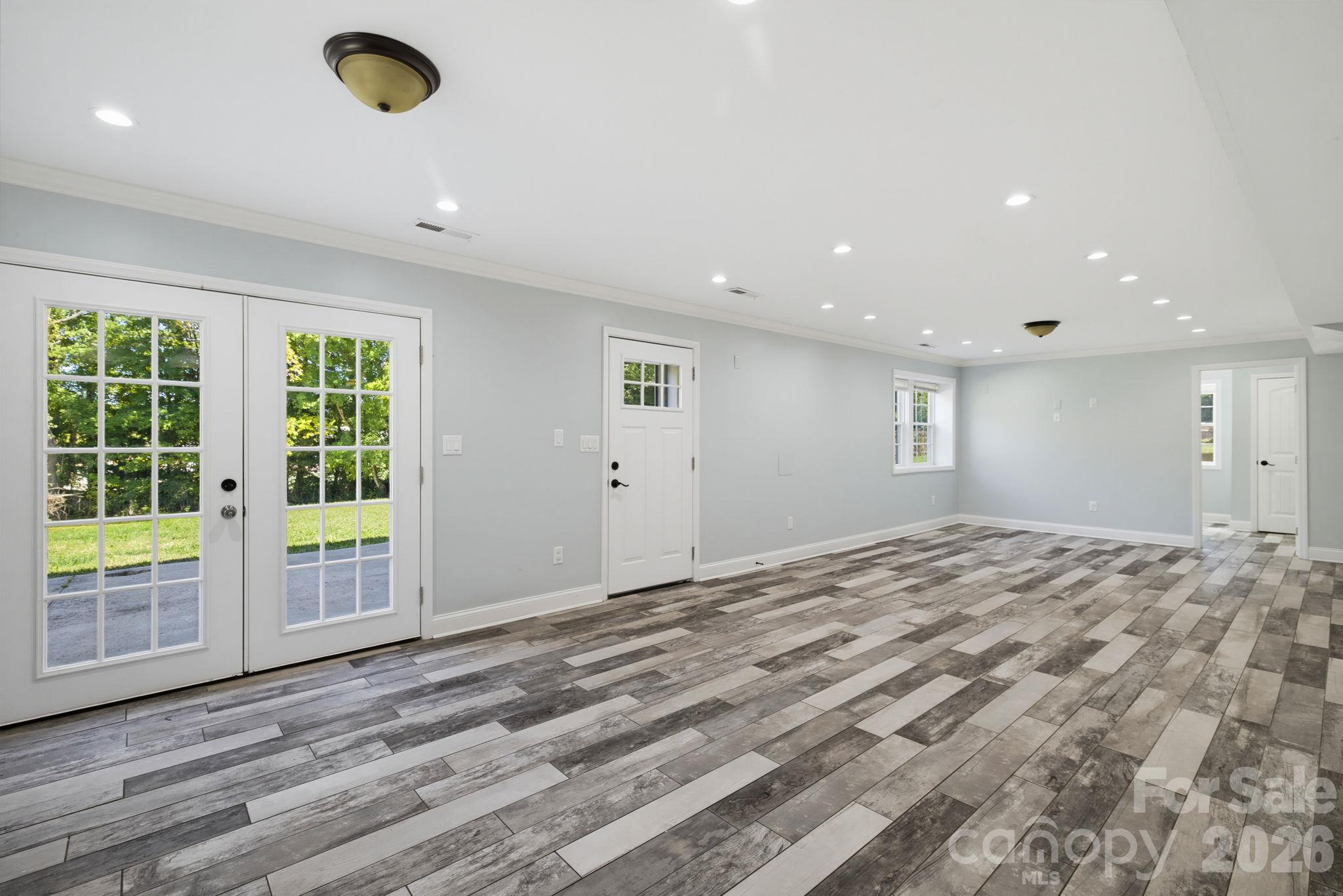 Single Family Residence at 337 E Rhyne Avenue, Winston Salem, photo 20 of 30