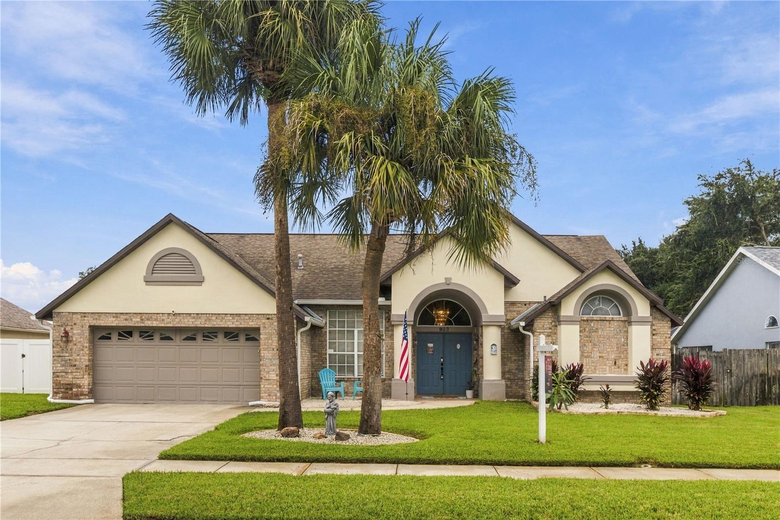 922 PELICAN LN