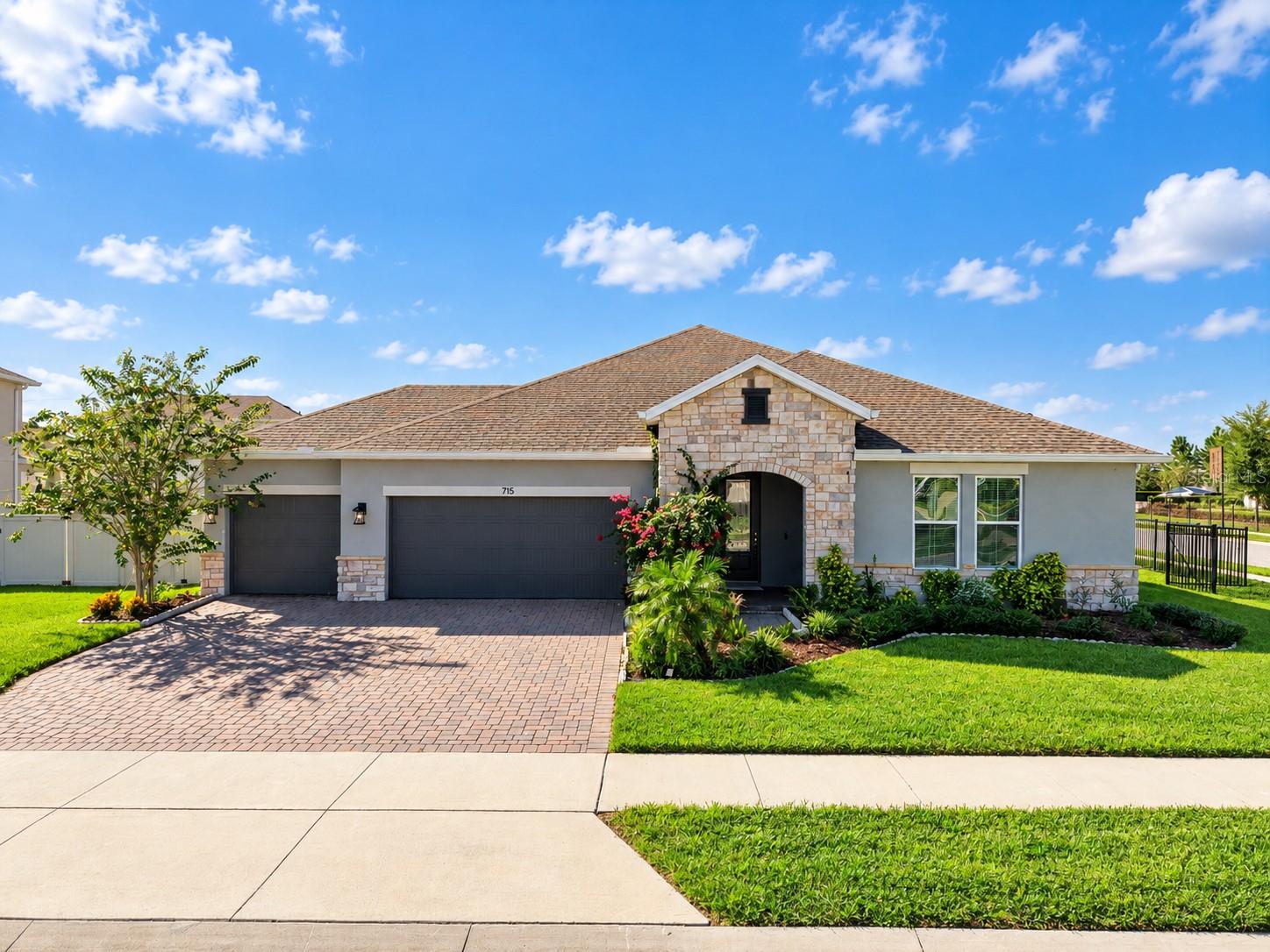 715 BLUE CITRUS LN