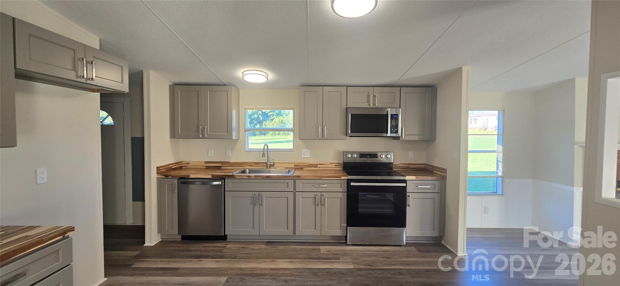 Single Family Residence at 108 Bucks Run Court, Cleveland, photo 2 of 4