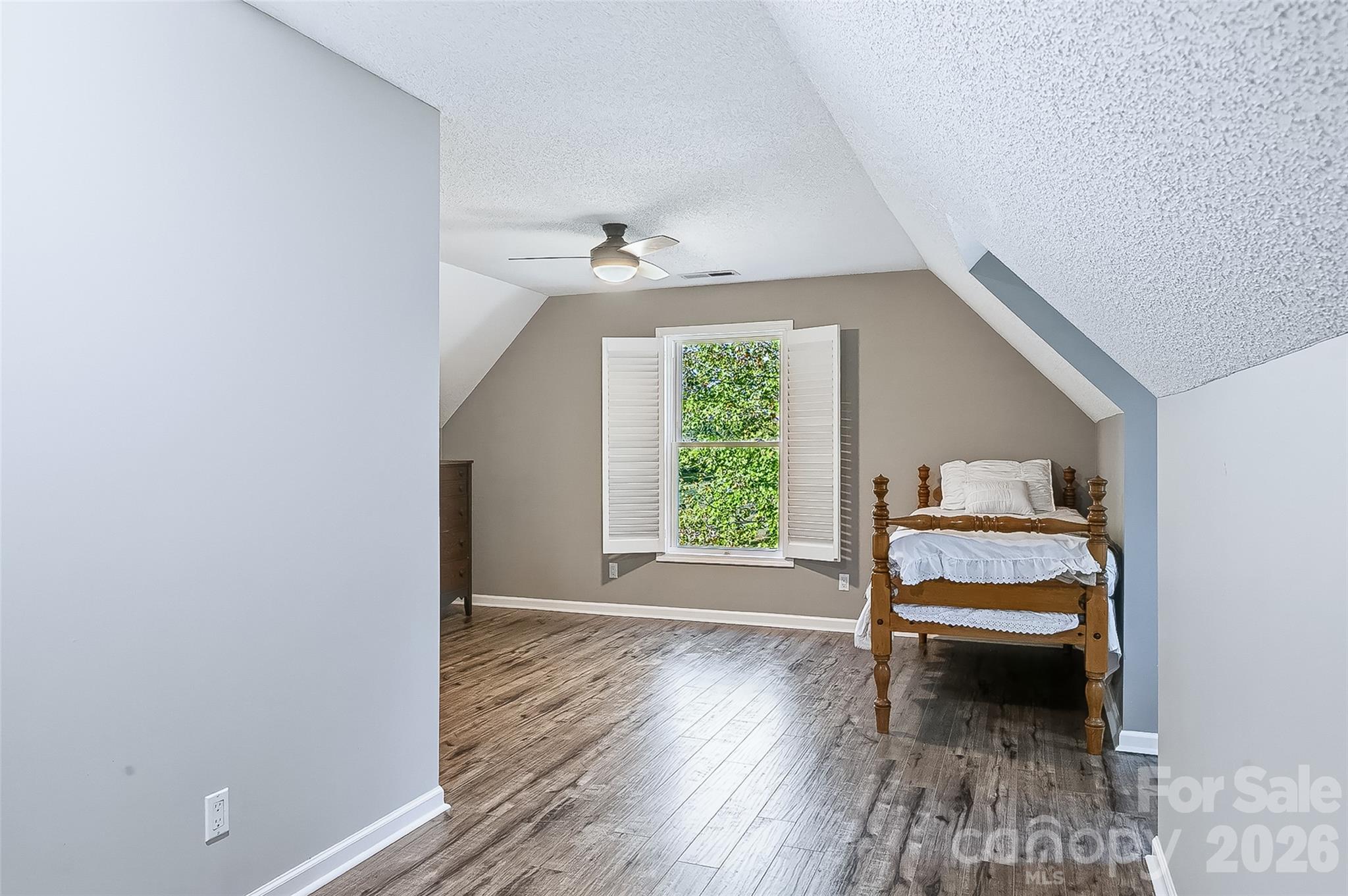 Upstairs bedroom - 2122 N Rugby Road, Hendersonville