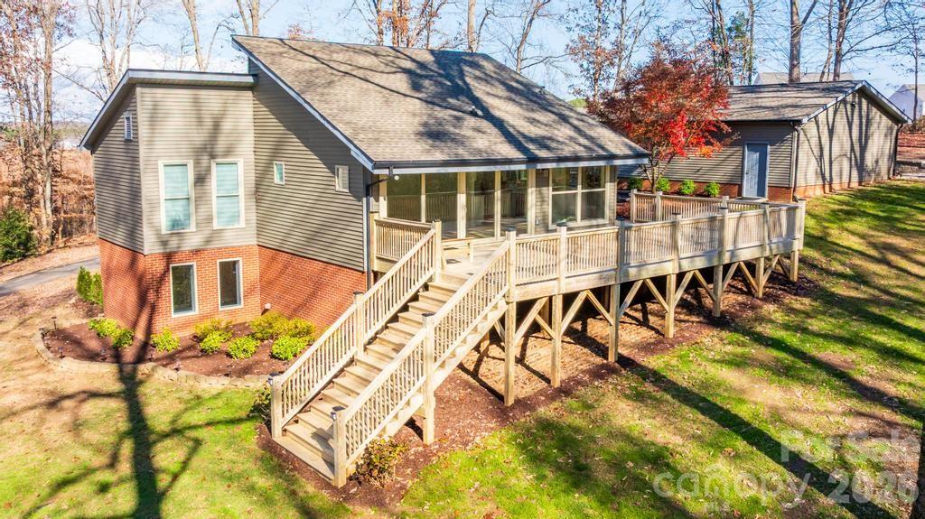 Single Family Residence at 2106 Lynmore Drive, Sherrills Ford, photo 2 of 50